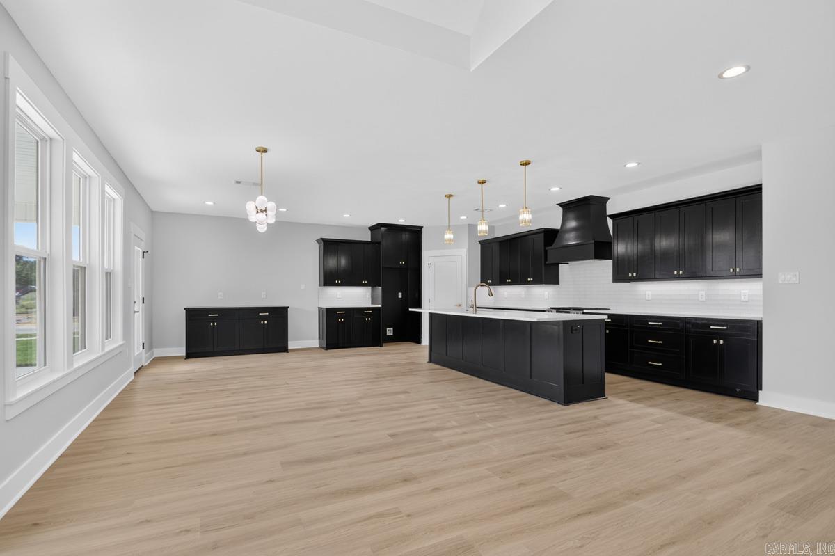 CREEKSIDE - Residential