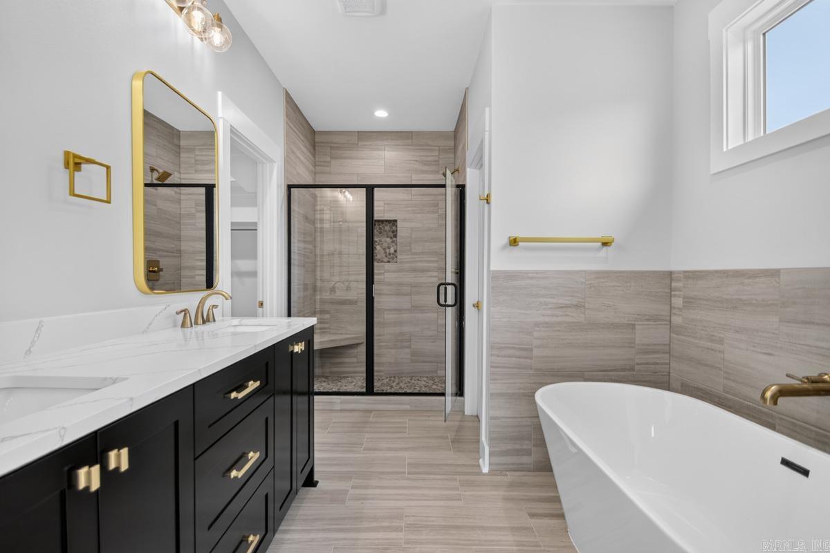 CREEKSIDE - Residential