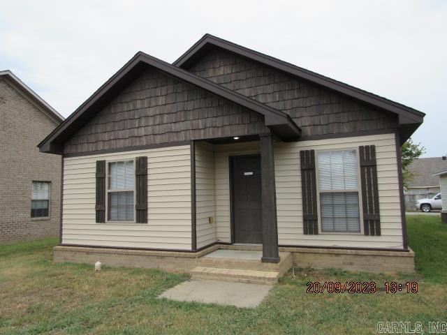 Well maintained 3-bedroom home, ceramic tile in all wet areas including living room and dining room, recently painted interior walls & trim, stainless appliances including refrigerator, spacious bathrooms, separate laundry room with hook-ups, all electric home, rear entry 2 car garage. Small pets negotiable with a non-refundable pet deposit. ***PLEASE NOTE WE DO NOT ADVERTISE ON CRAIGSLIST OR FACEBOOK MARKETPLACE. ANY LISTING OF OURS SEEN IS A SCAM!!!***