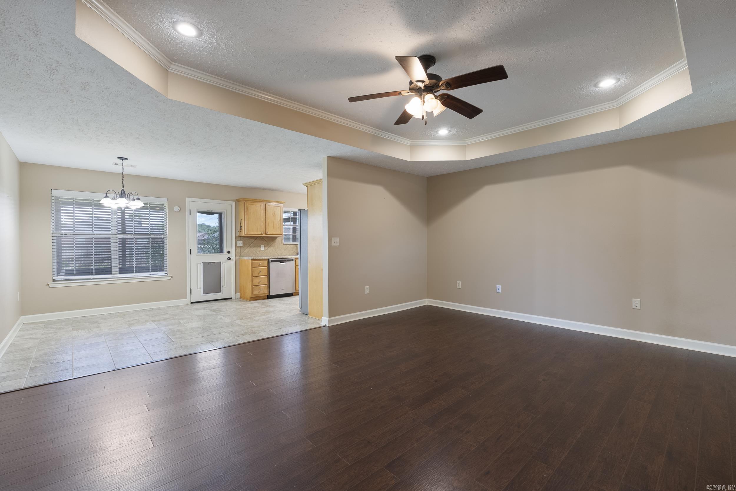 JEWELS ESTATES - Residential