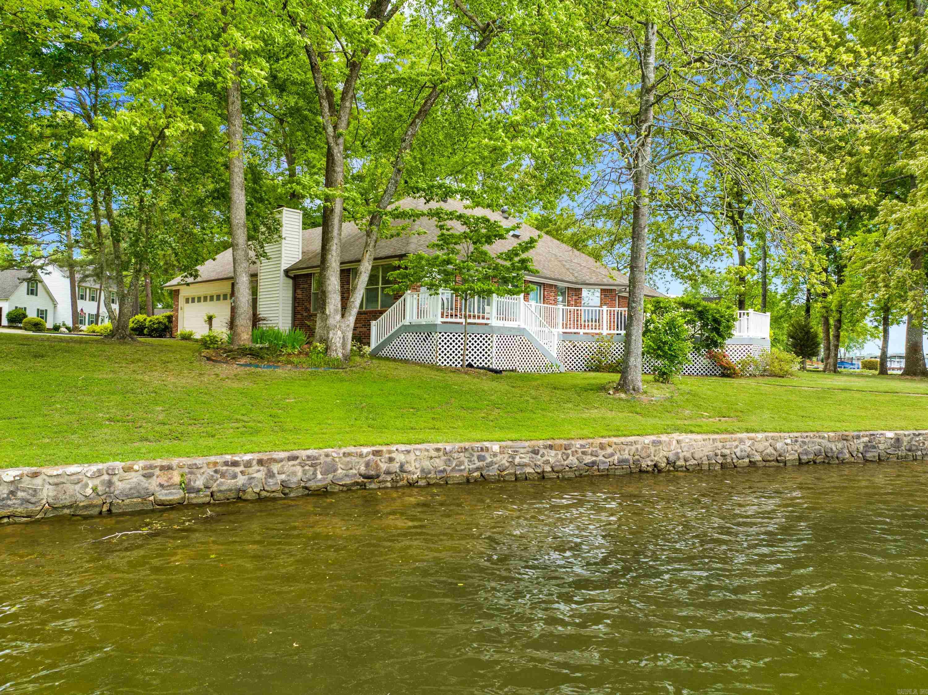 LAKESOUTH ESTATES - Residential