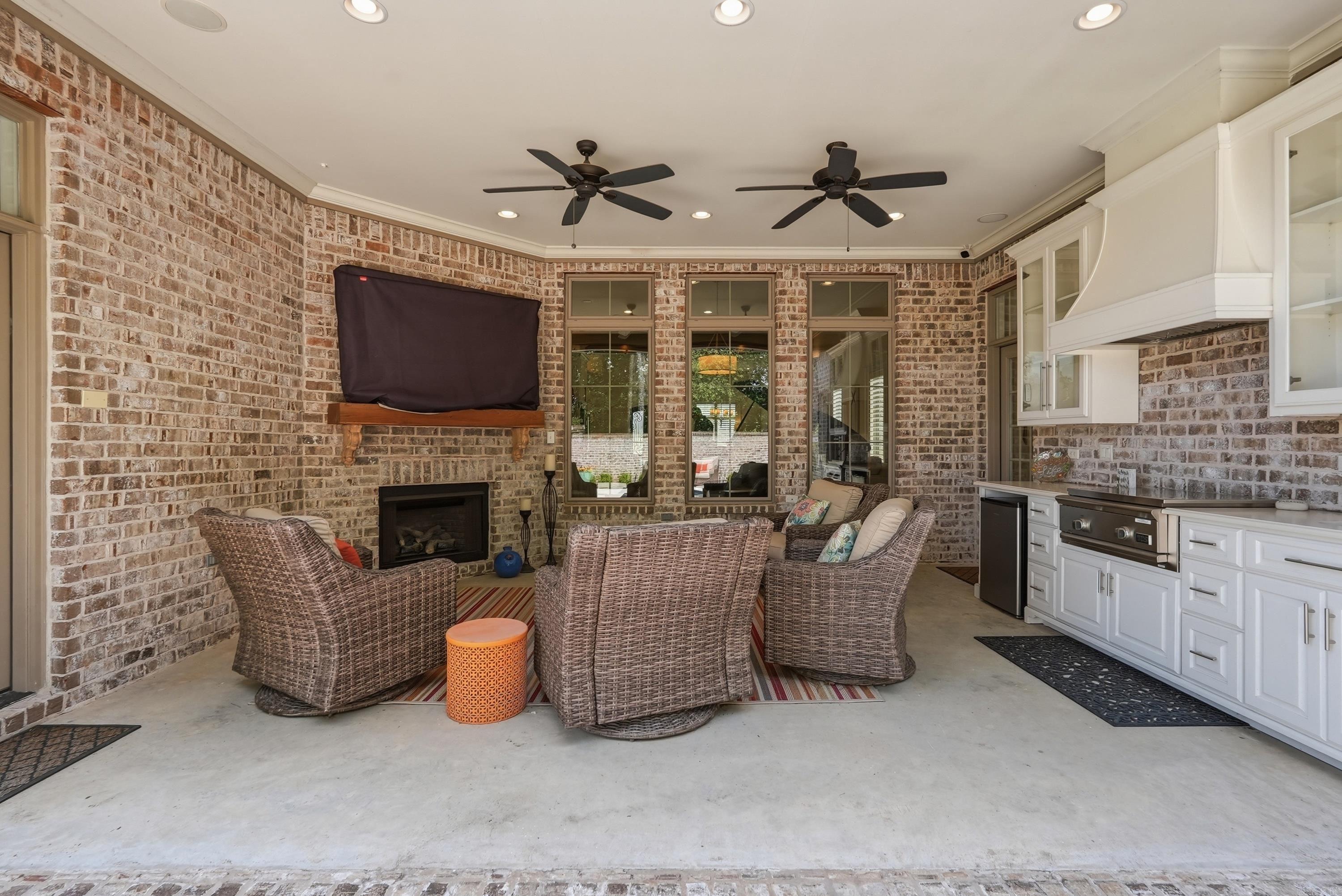 CHENAL VALLEY ENSBURY PLACE - Residential