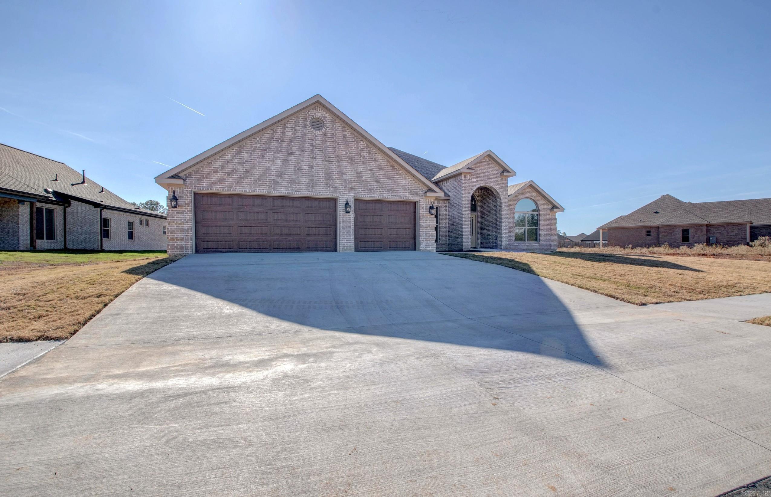 COUNTRY CLUB OF ARK THE - Residential