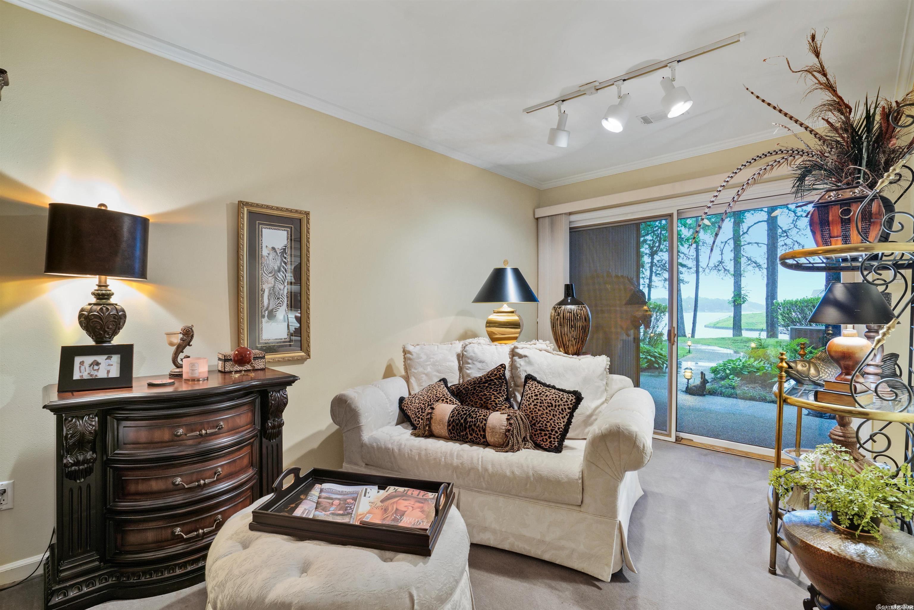 Hamilton Pointe HPR - Residential