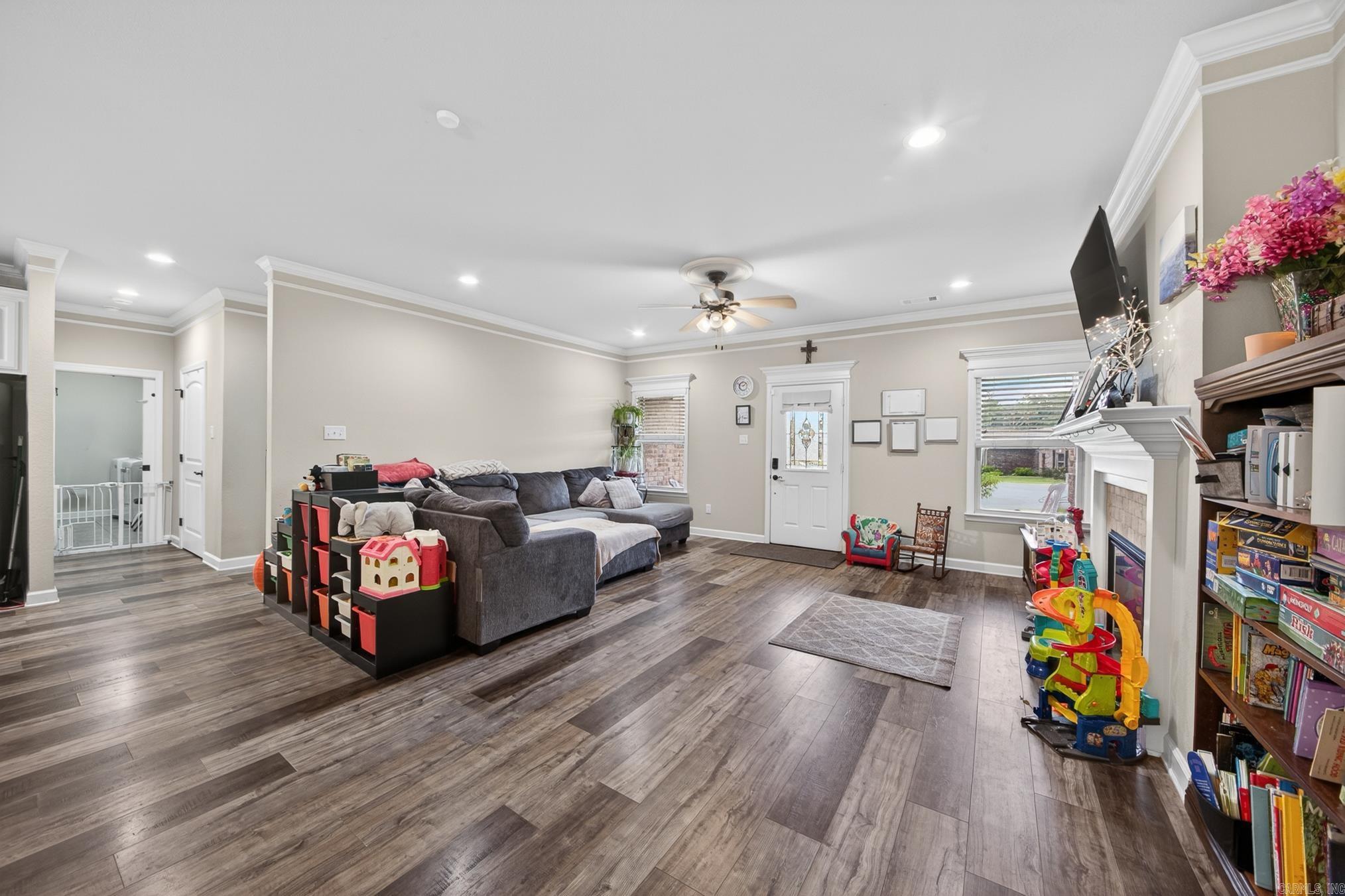 HUNTINGTON PLACE - Residential Lease