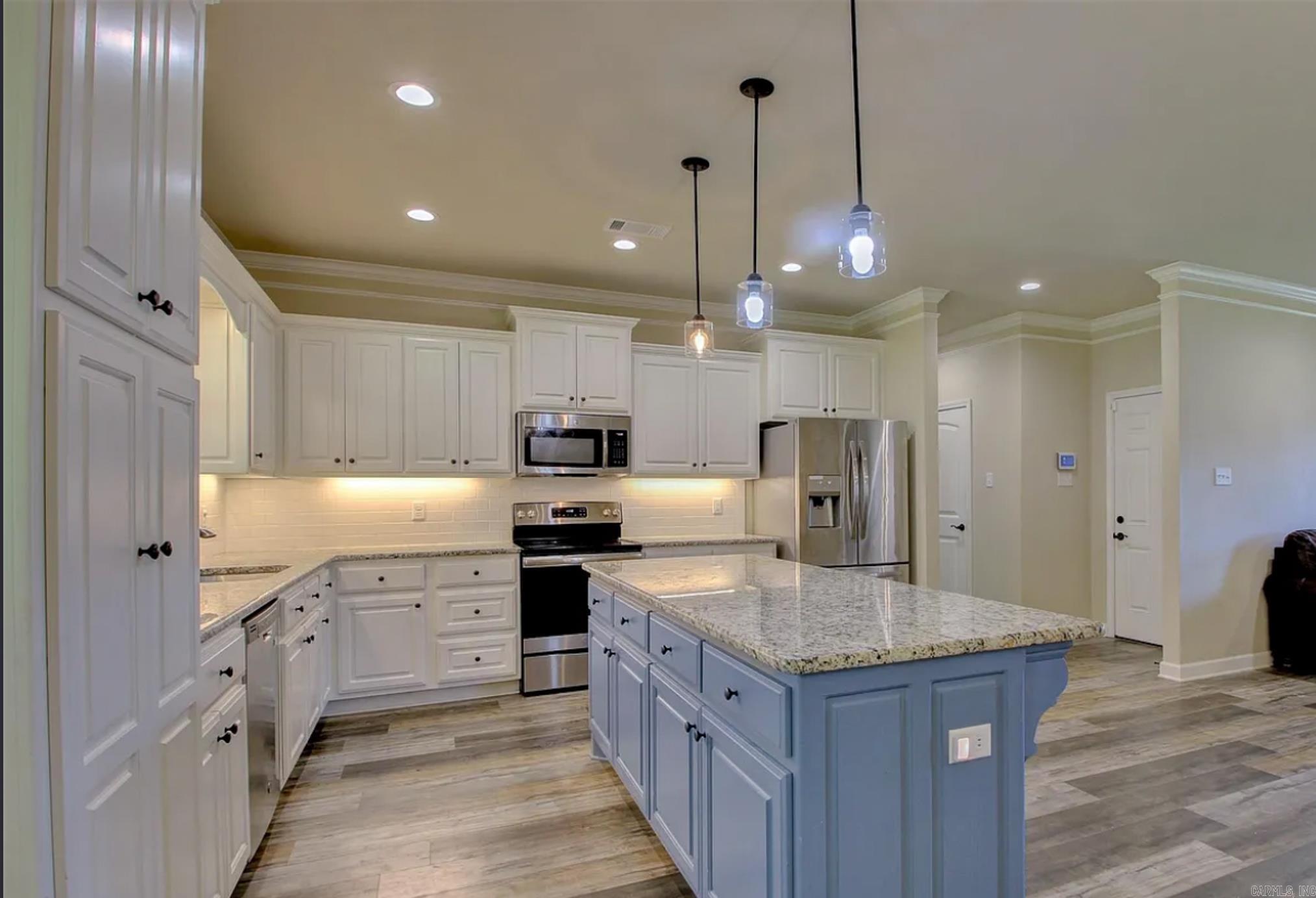 HUNTINGTON PLACE - Residential Lease