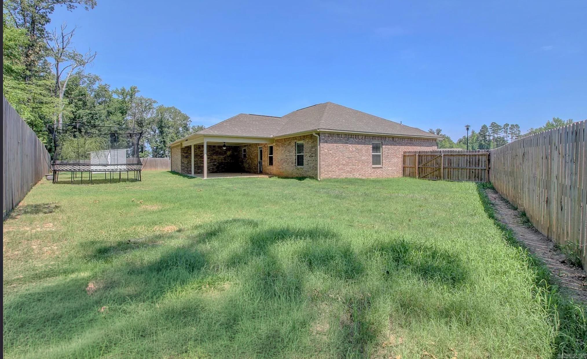 HUNTINGTON PLACE - Residential Lease