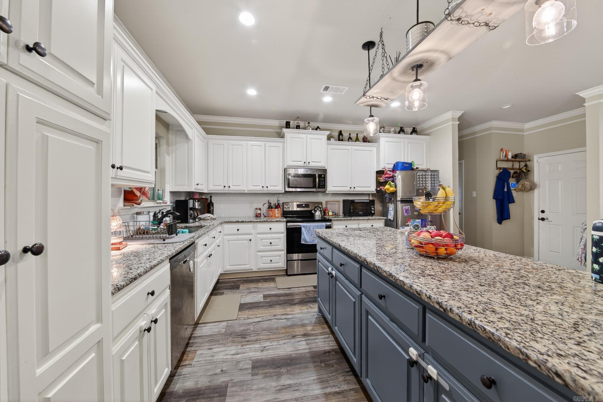 HUNTINGTON PLACE - Residential Lease