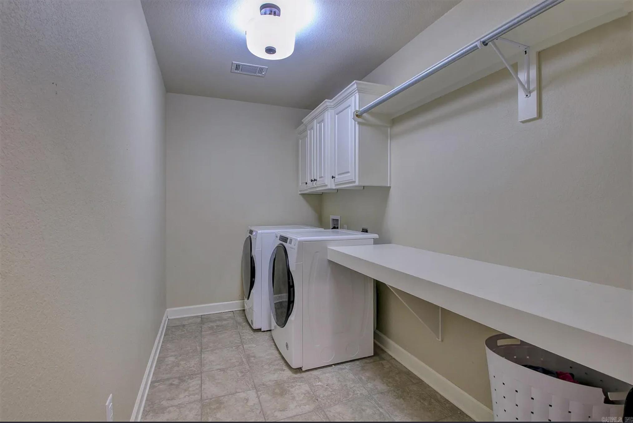 HUNTINGTON PLACE - Residential Lease