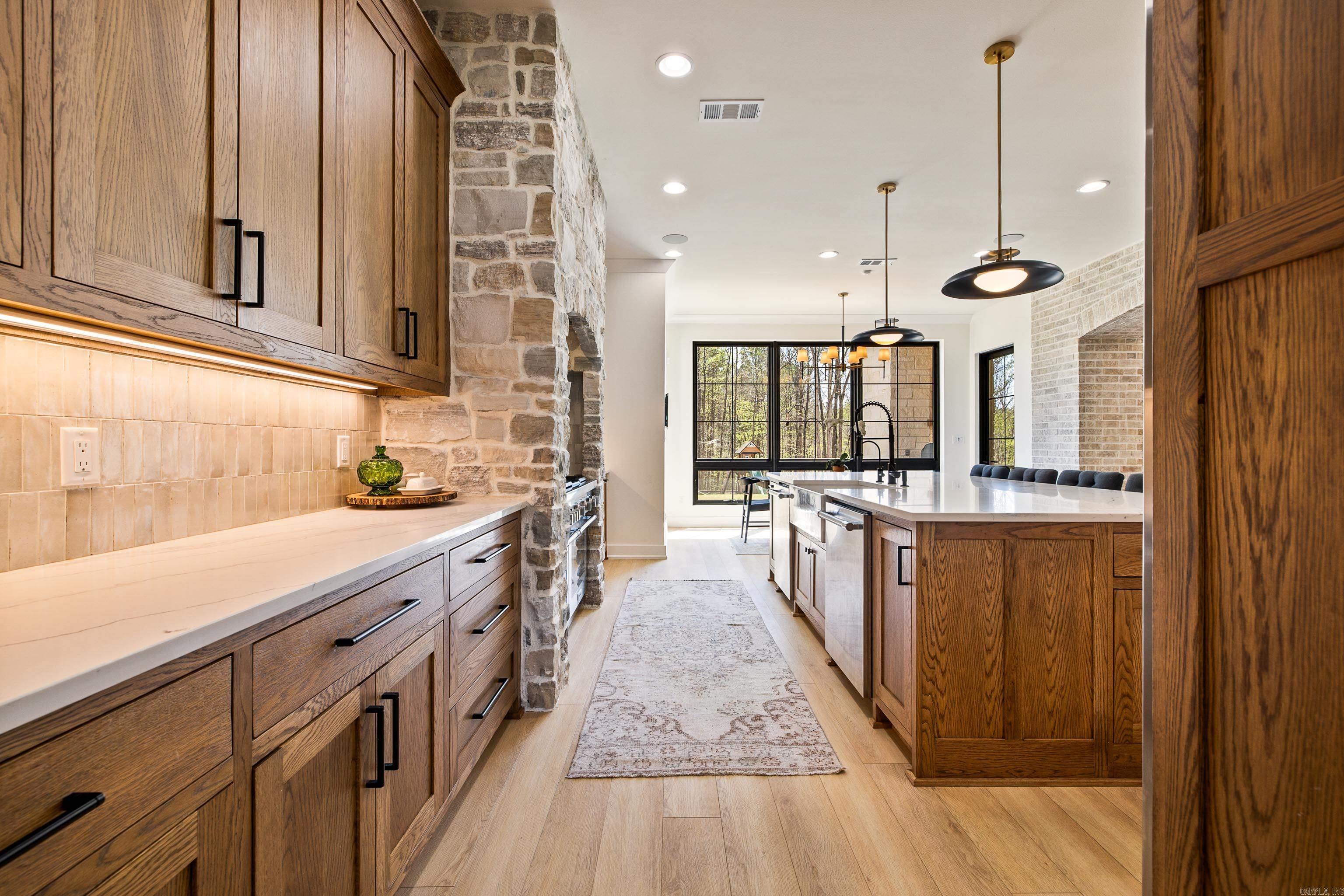 WILLIAMS CREEK - Residential
