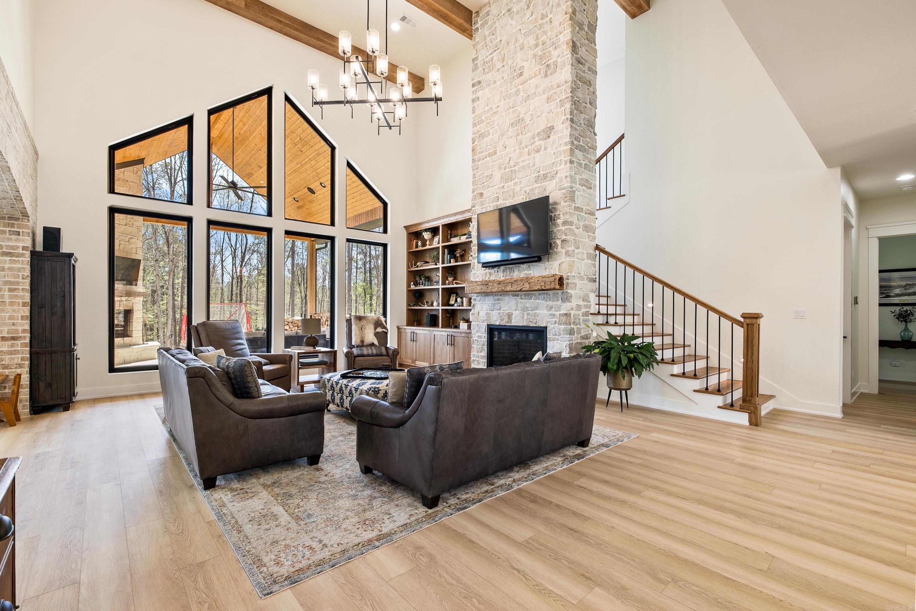 WILLIAMS CREEK - Residential