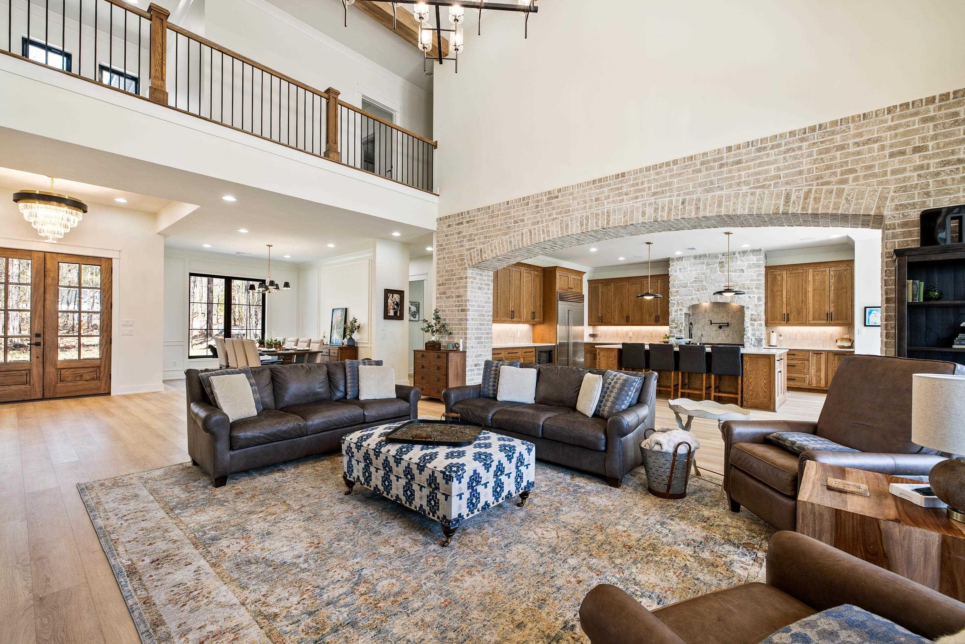 WILLIAMS CREEK - Residential