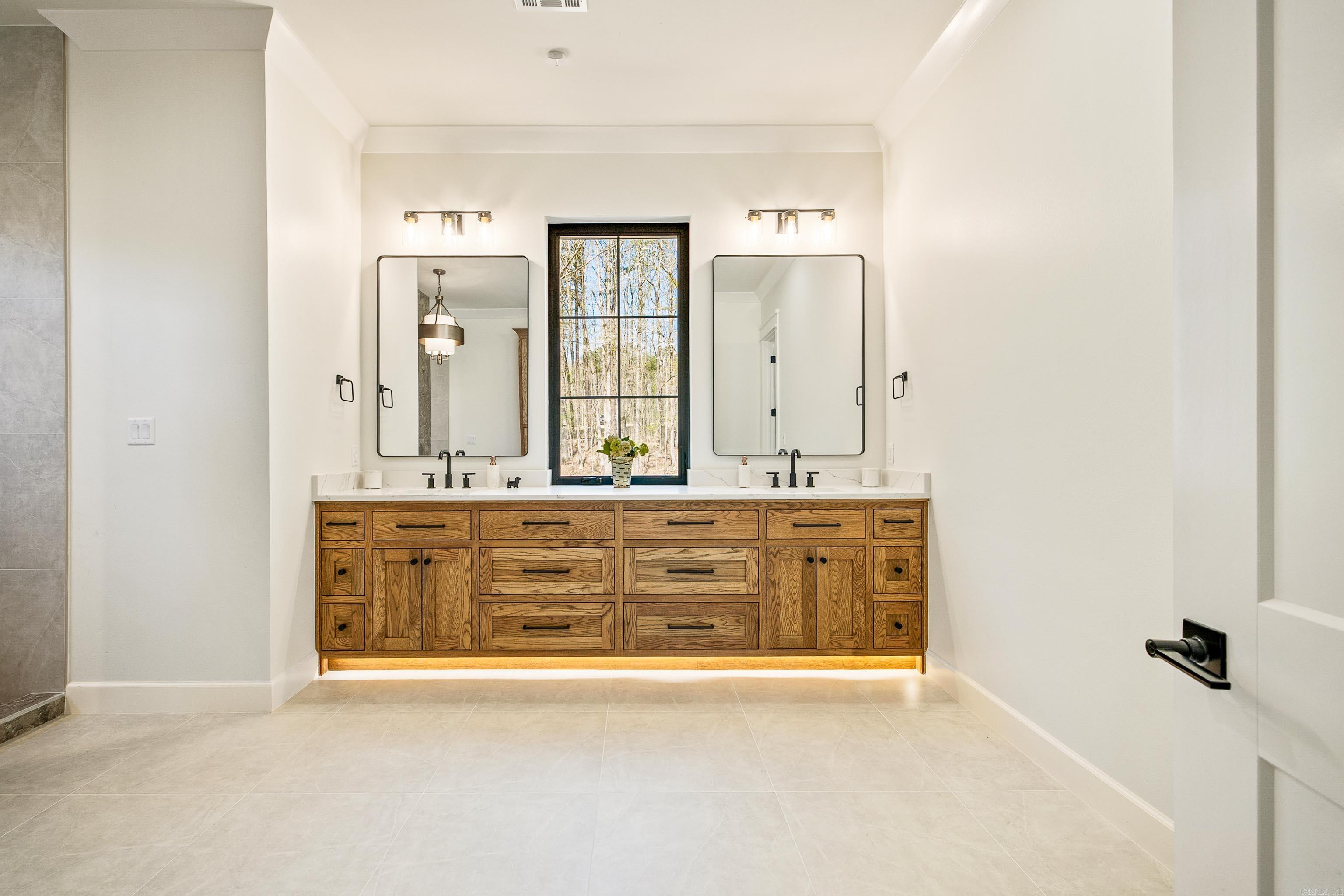 WILLIAMS CREEK - Residential