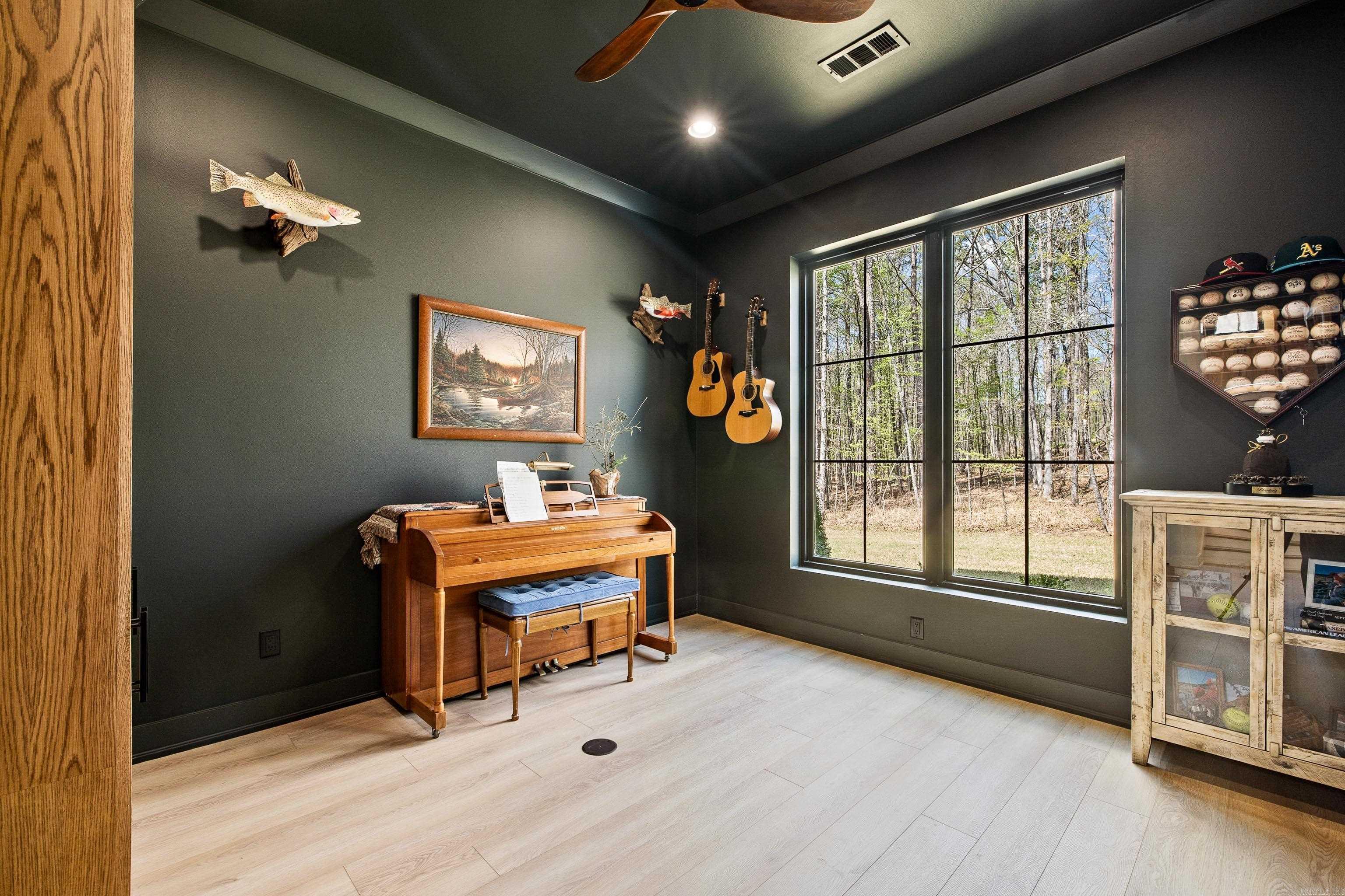 WILLIAMS CREEK - Residential