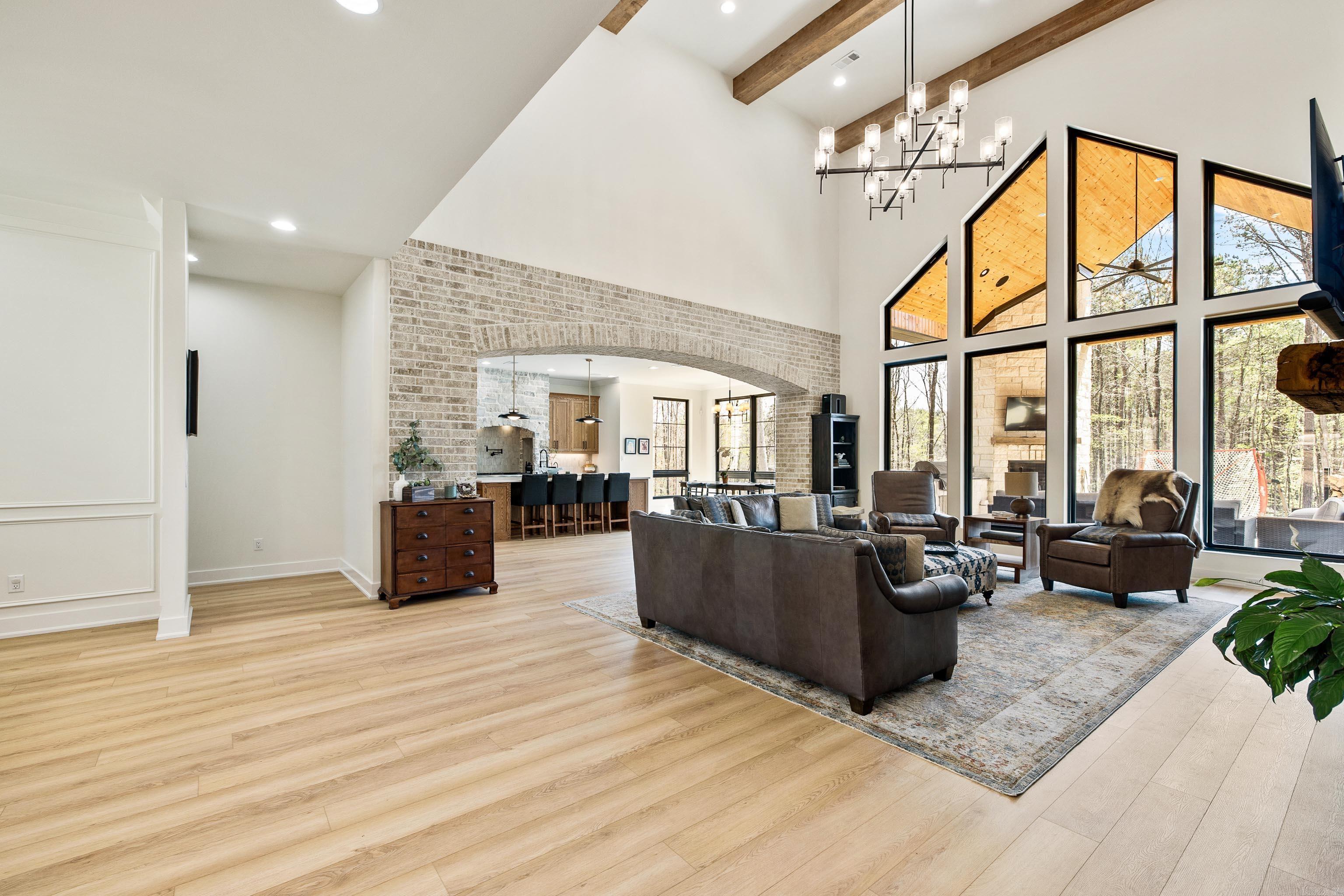WILLIAMS CREEK - Residential
