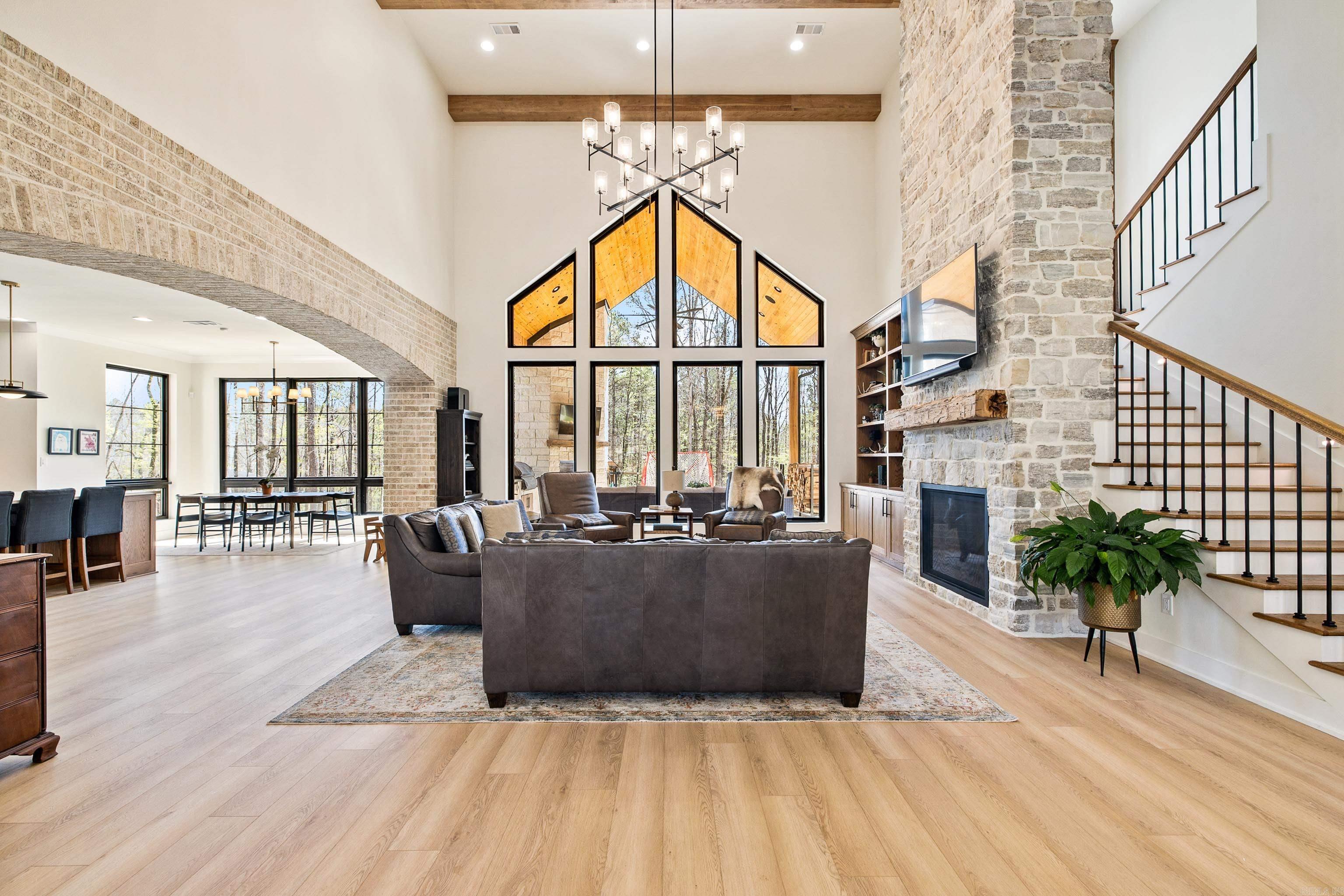 WILLIAMS CREEK - Residential