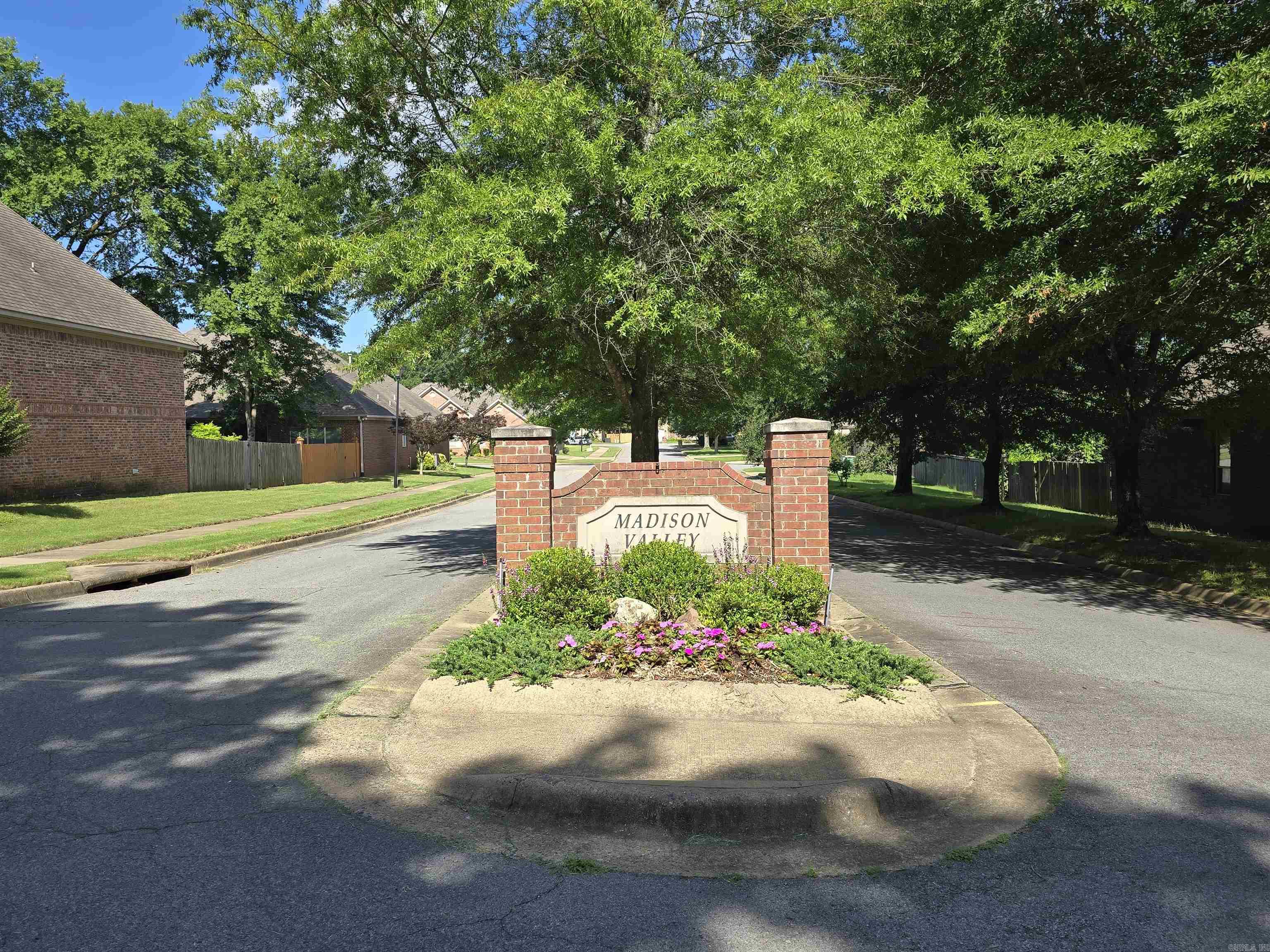 MADISON VALLEY - Residential