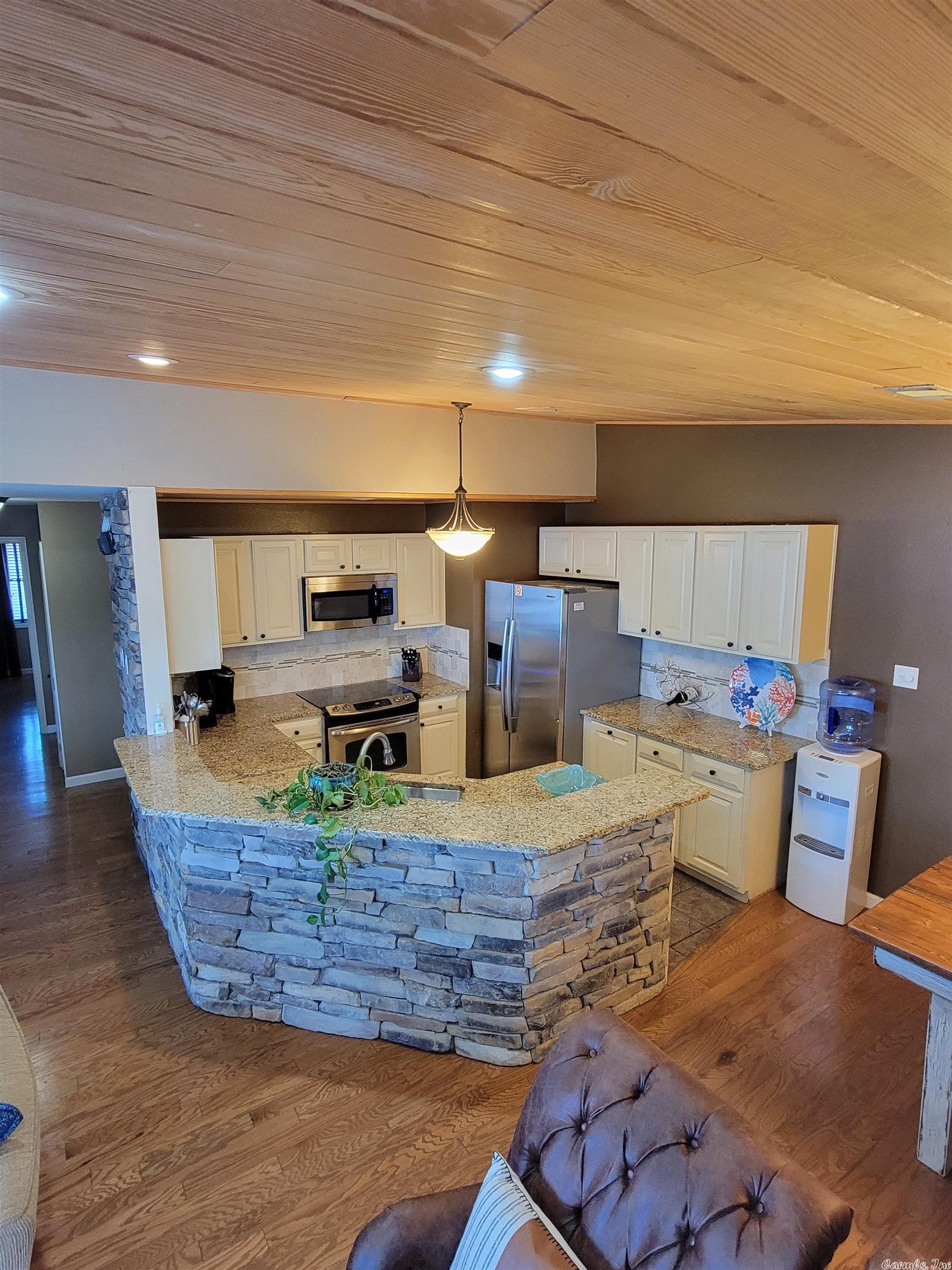 LAKE PORT HPR - Residential