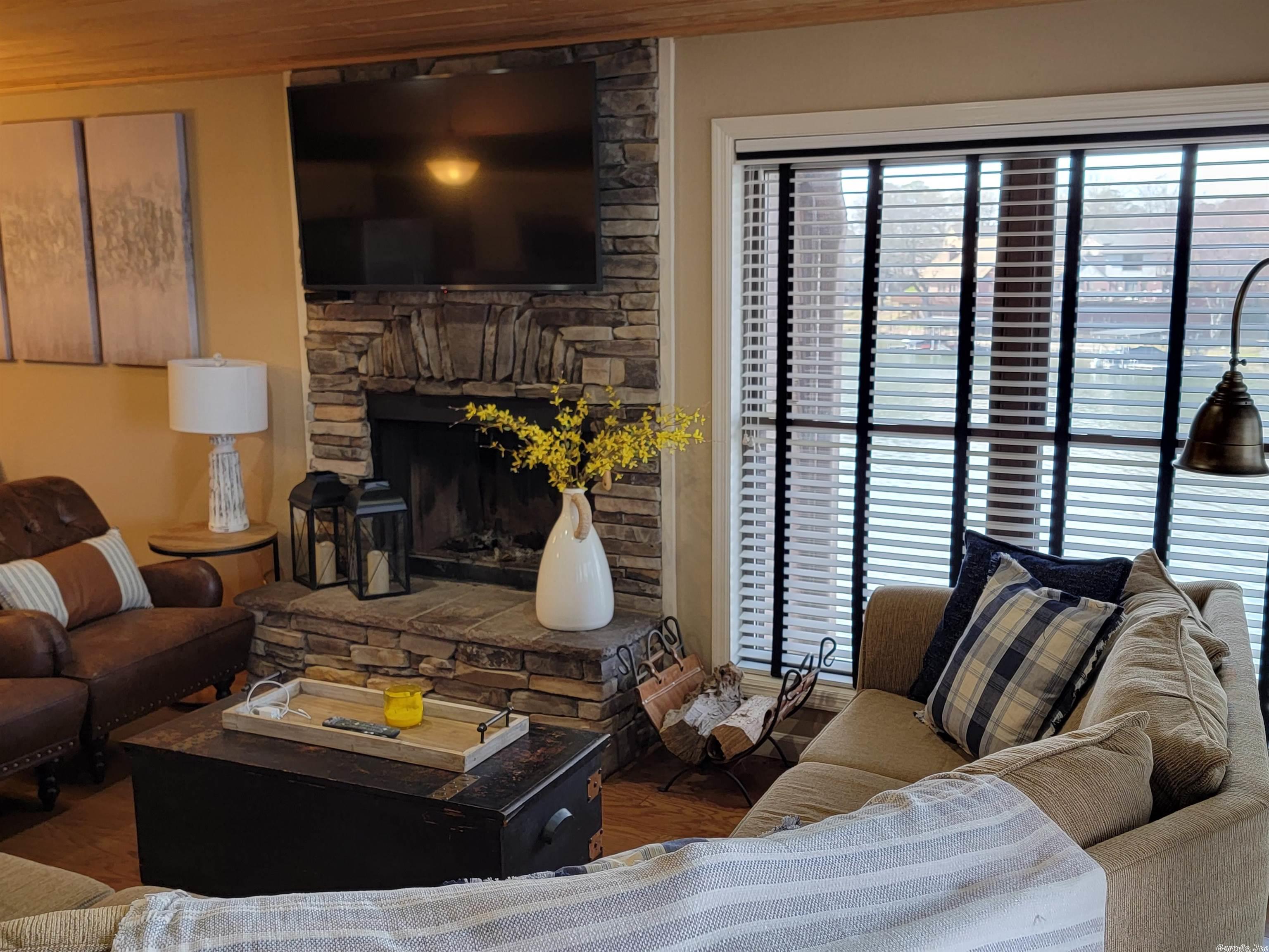 LAKE PORT HPR - Residential