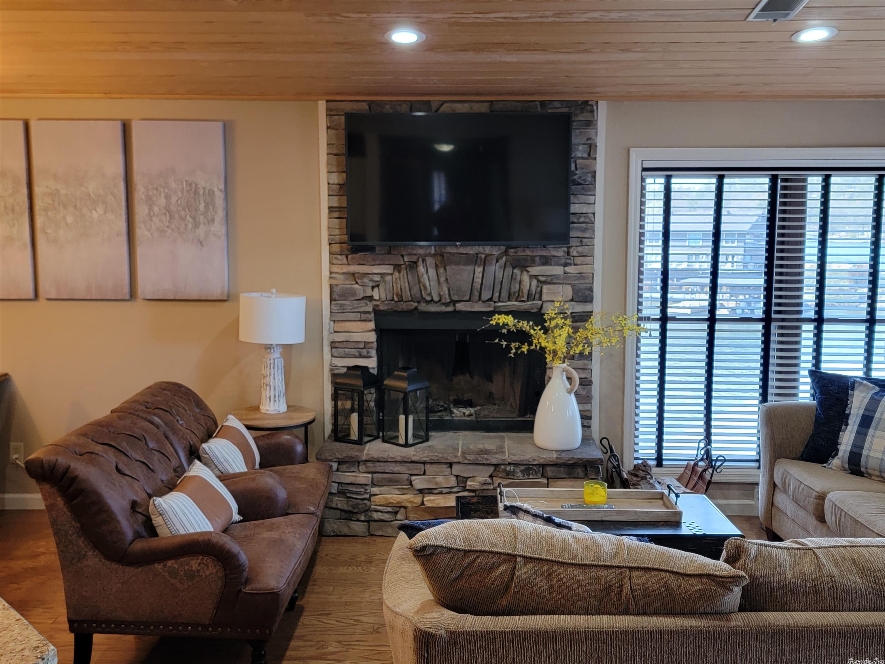 LAKE PORT HPR - Residential