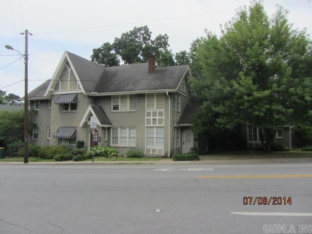 Check out this cute condo located right in the heart of the desirable Hillcrest neighborhood! Sitting on the corner of Kavanaugh and Louise this home is walking distance to the best restaurants, shopping Hillcrest has to offer.