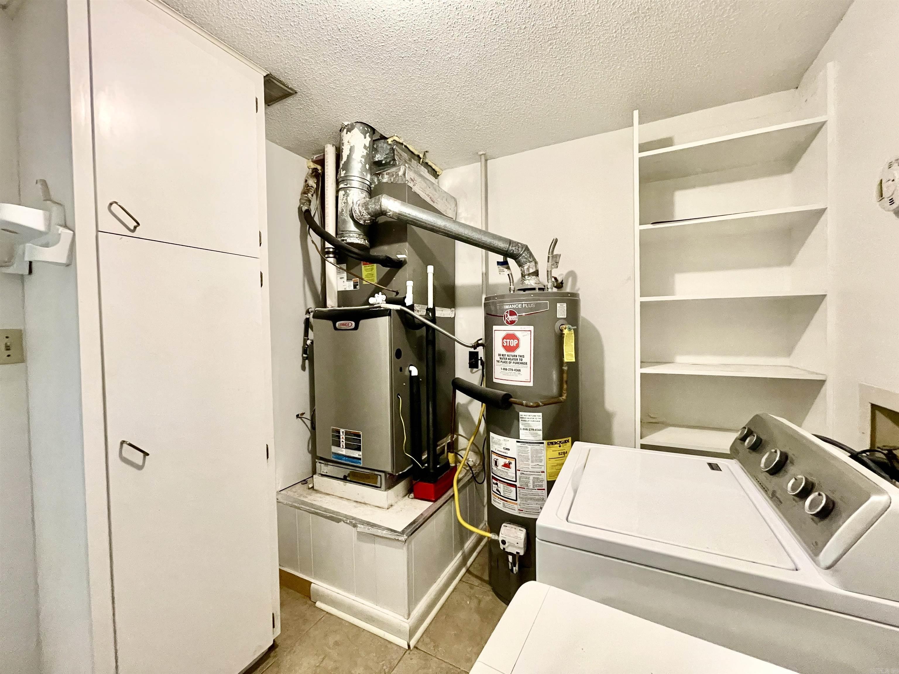 COLONY WEST - Residential
