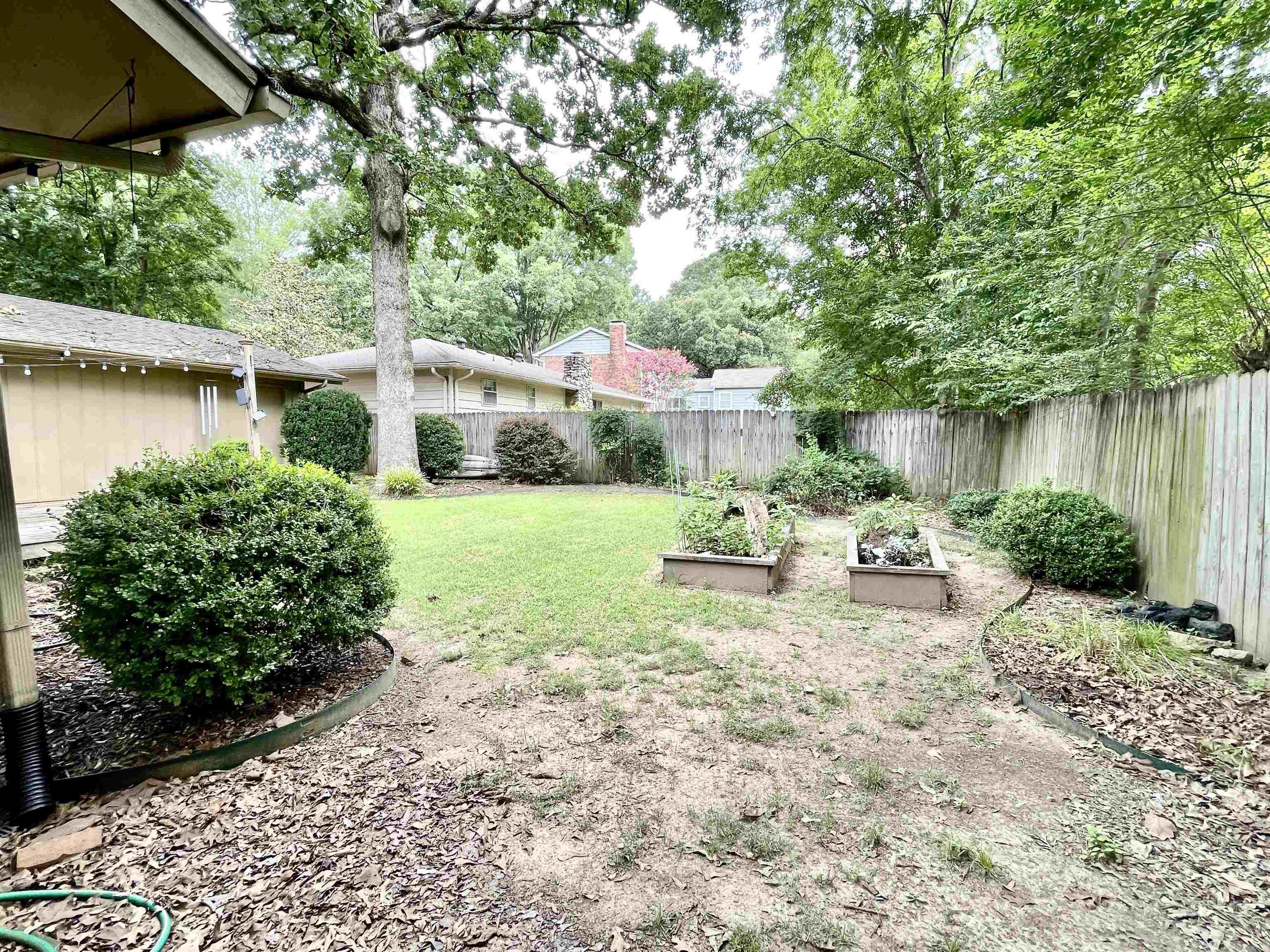 COLONY WEST - Residential