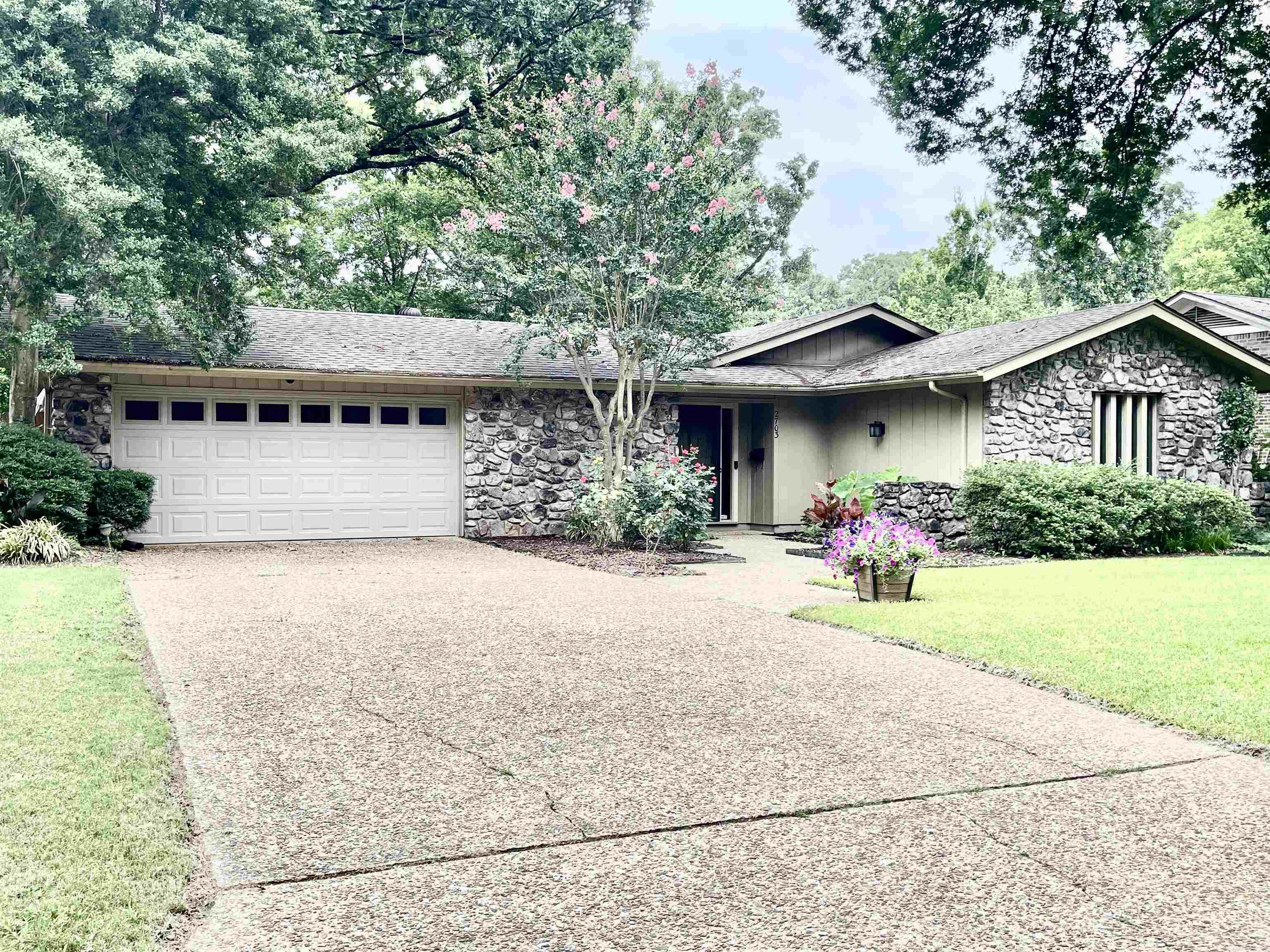 COLONY WEST - Residential