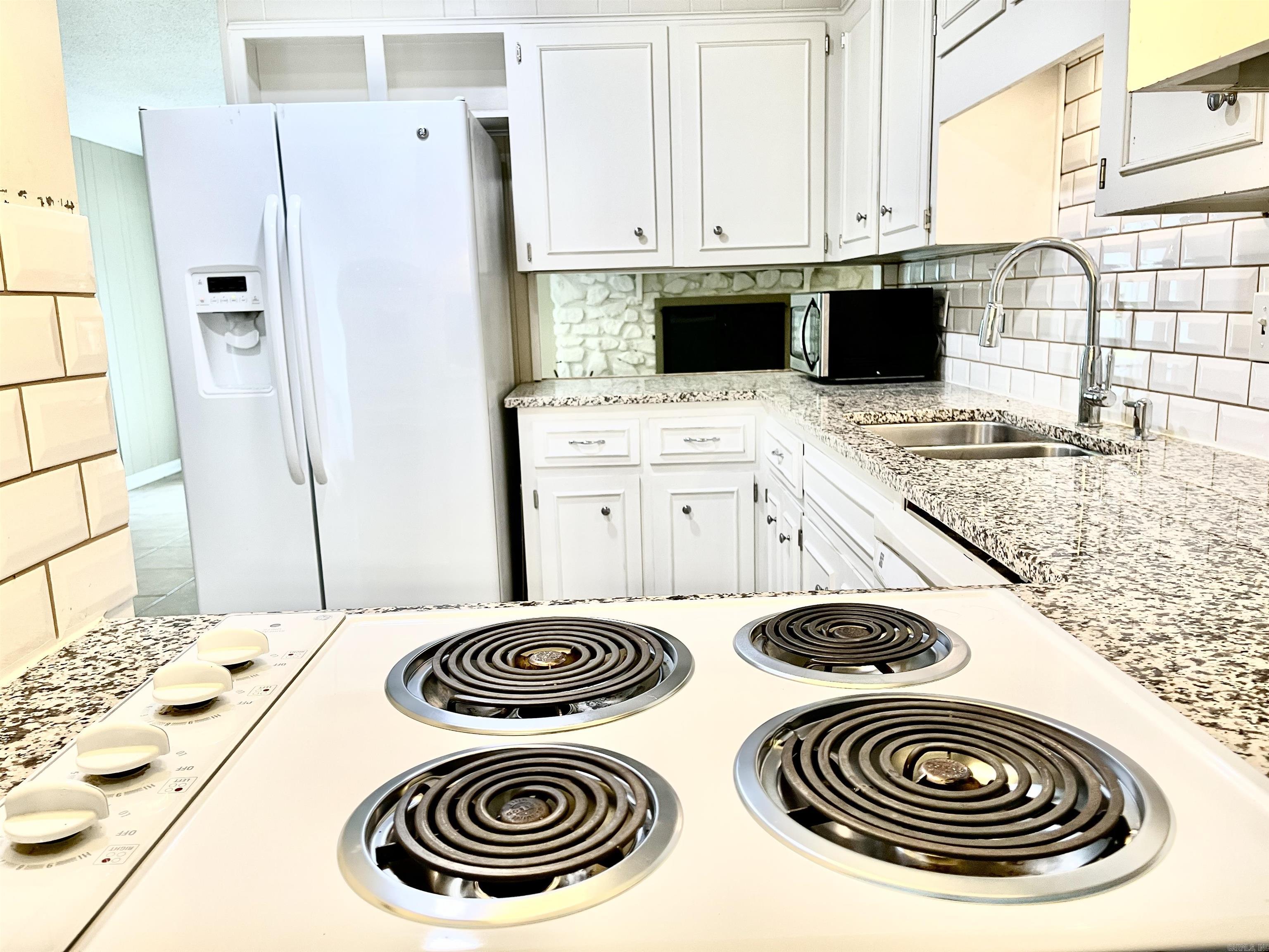 COLONY WEST - Residential