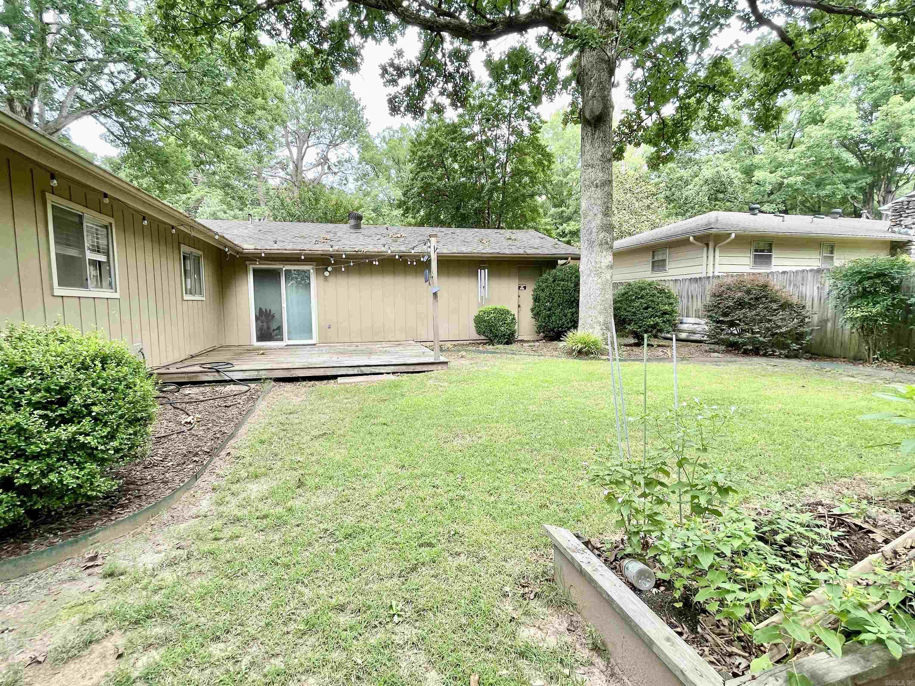 COLONY WEST - Residential