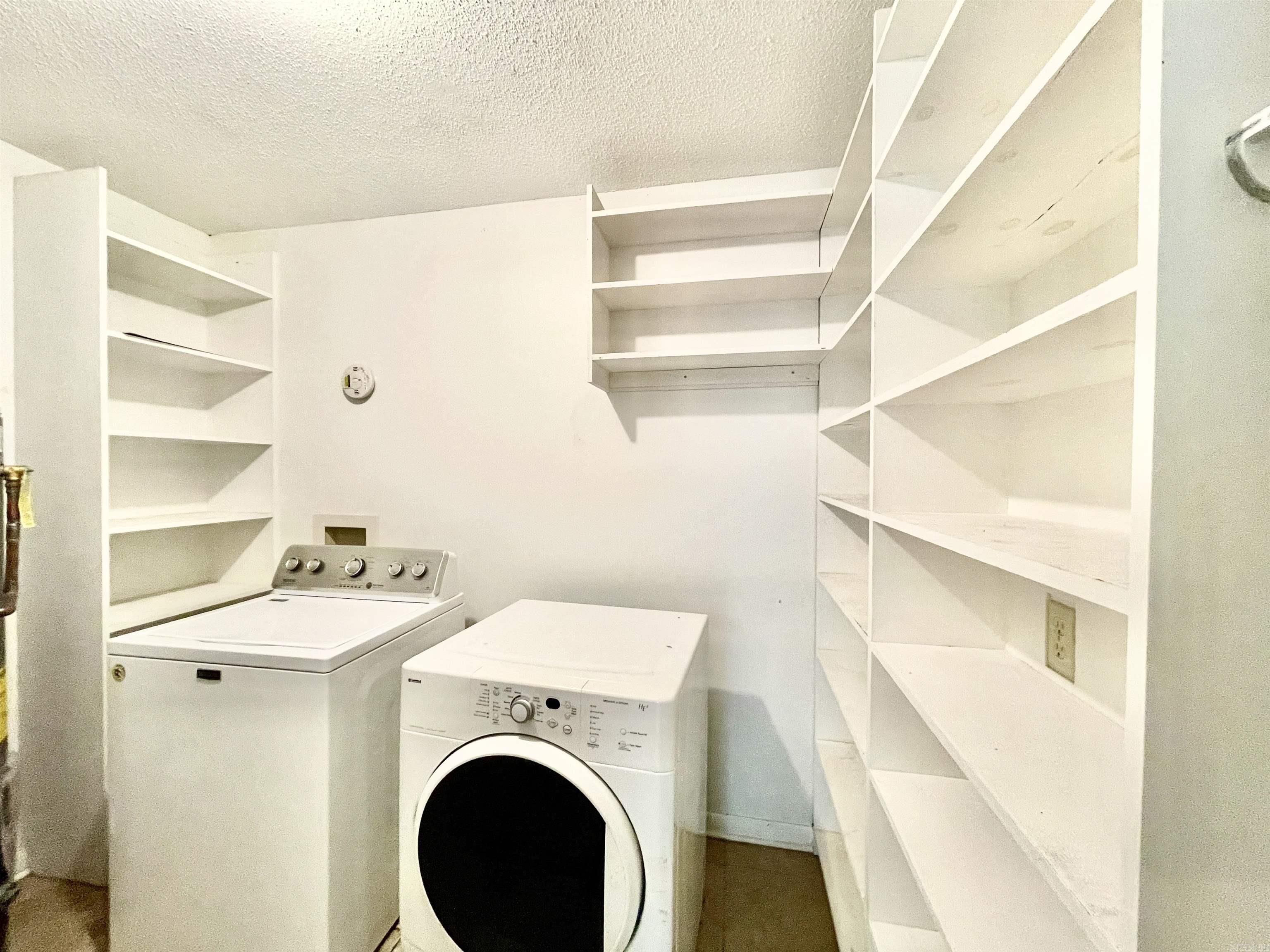 COLONY WEST - Residential