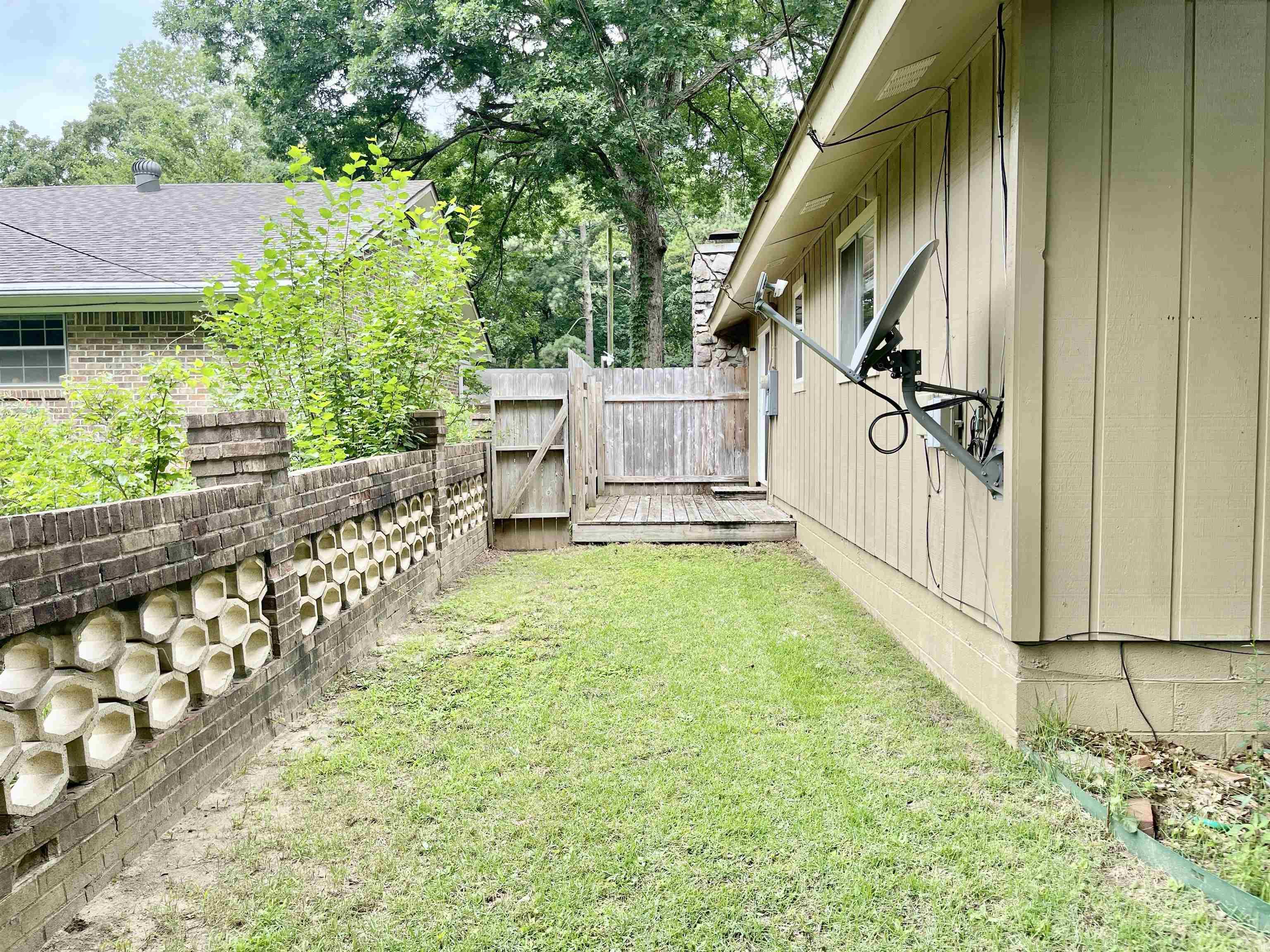COLONY WEST - Residential