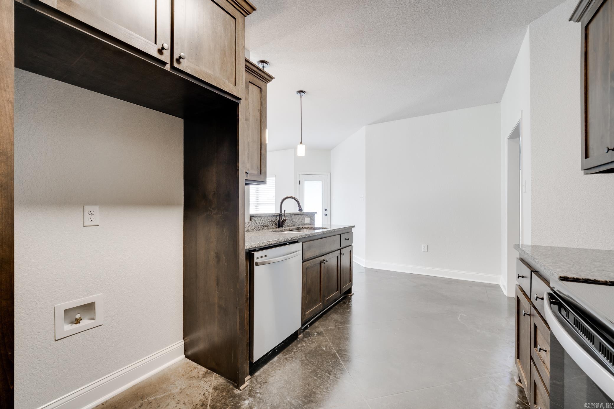 SPRING VALLEY - Residential