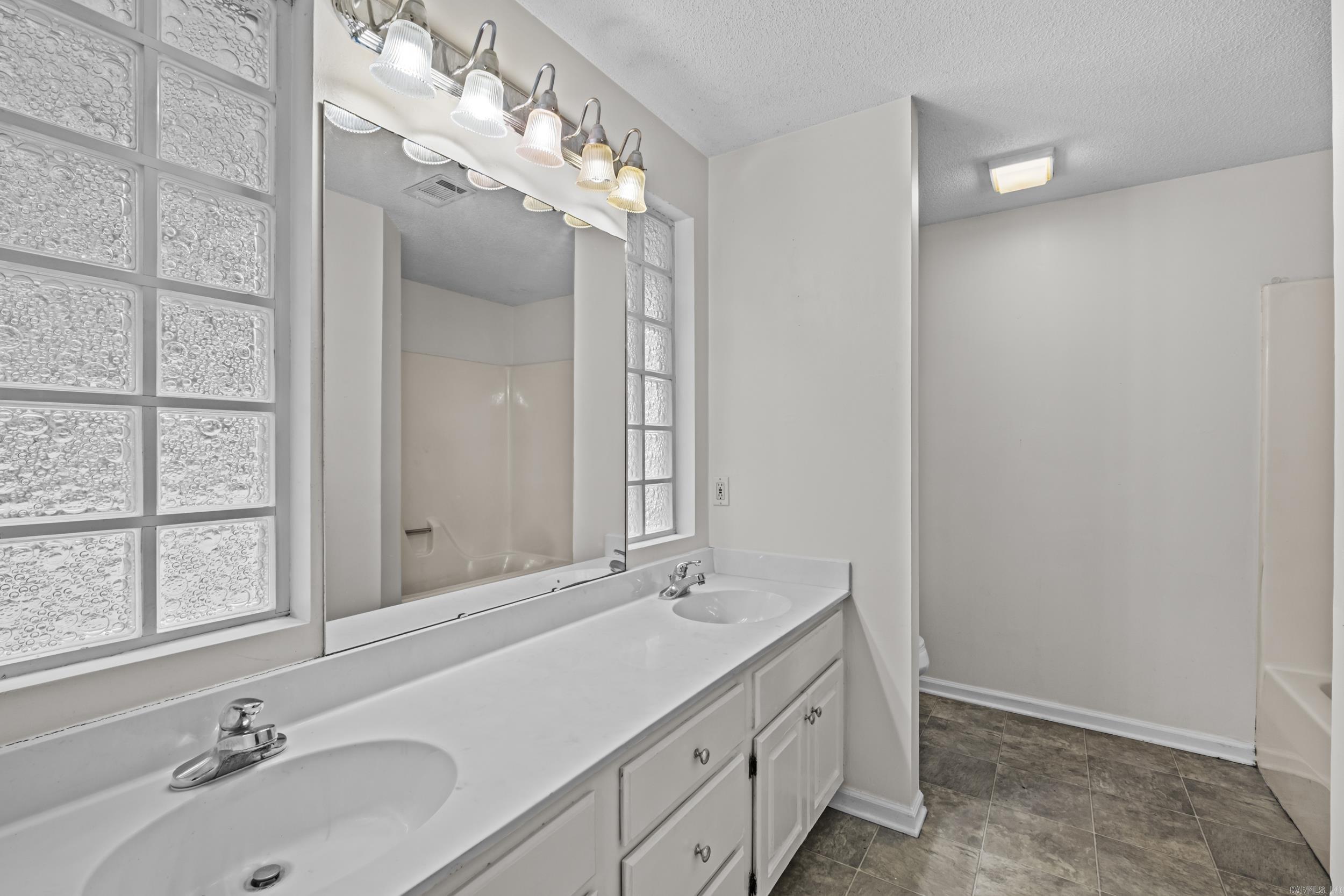 HUNTERS RIDGE ADDN - Residential
