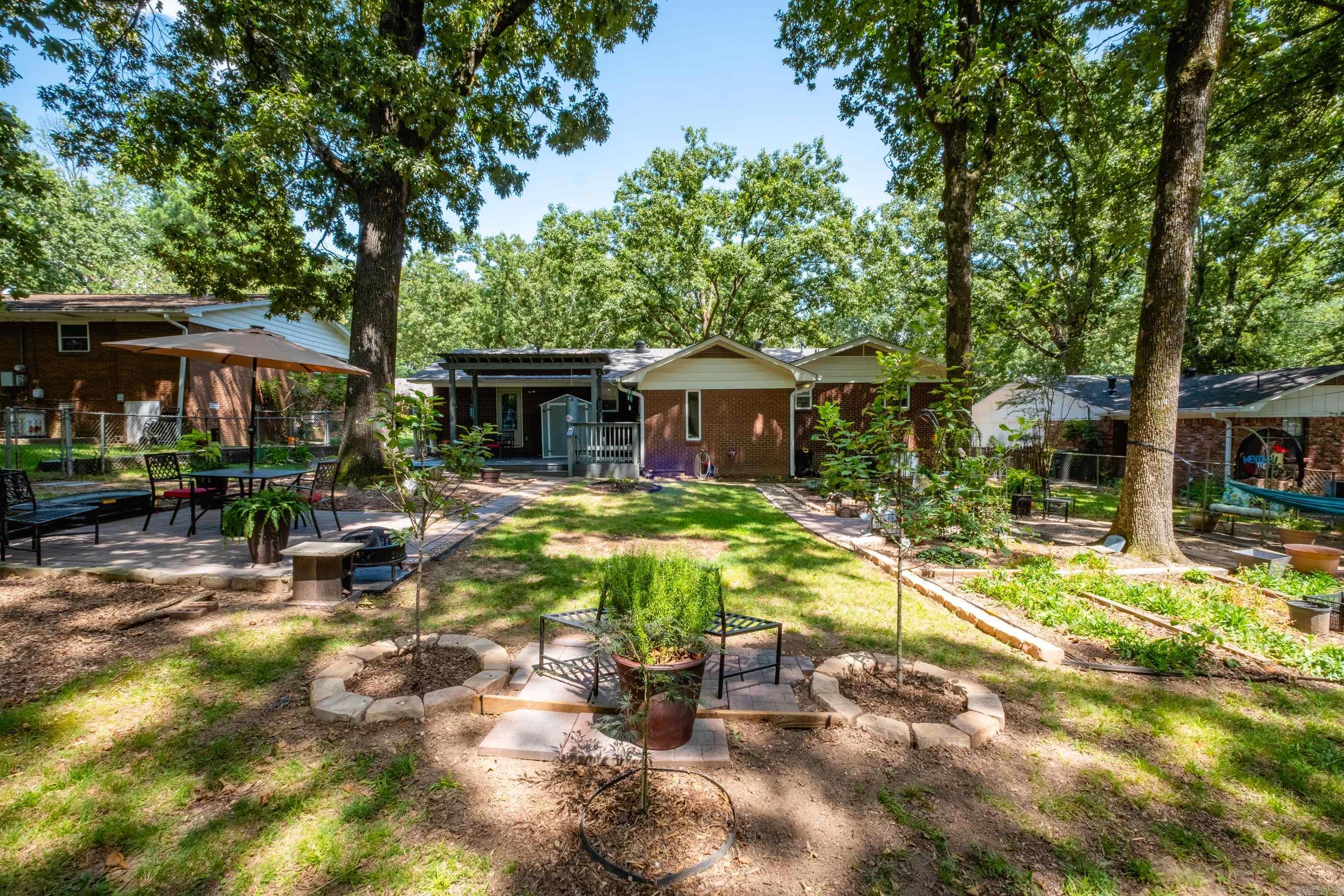 BRIARWOOD 1ST ADD - Residential