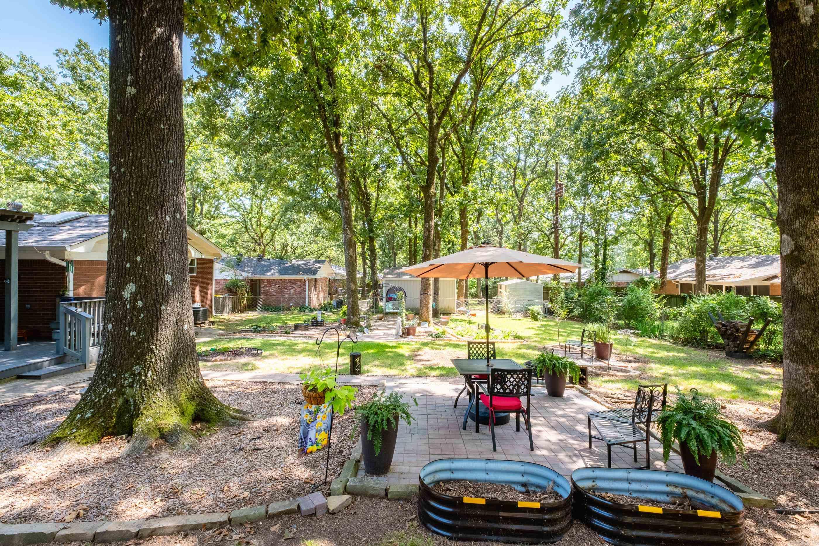 BRIARWOOD 1ST ADD - Residential