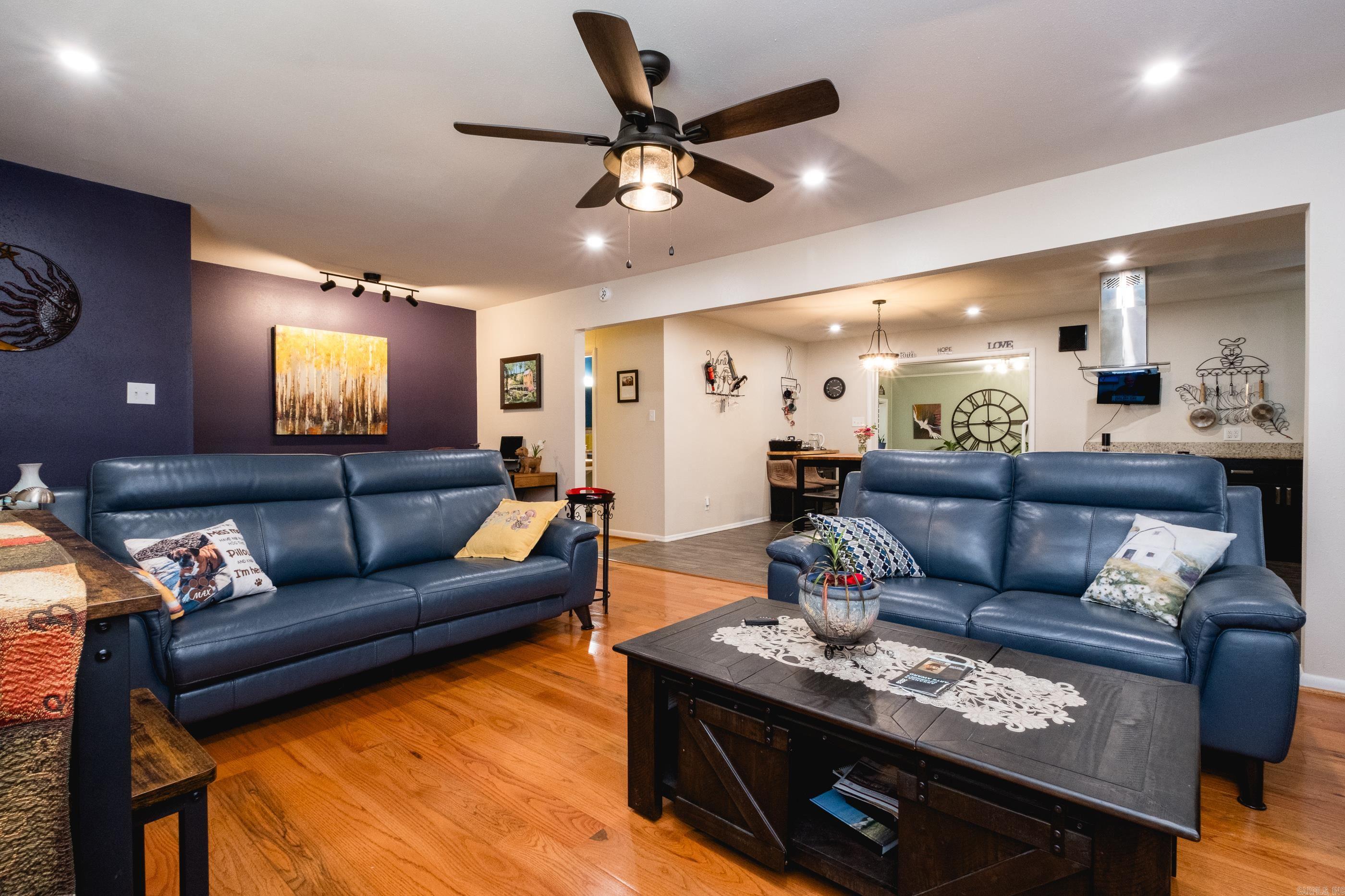 BRIARWOOD 1ST ADD - Residential