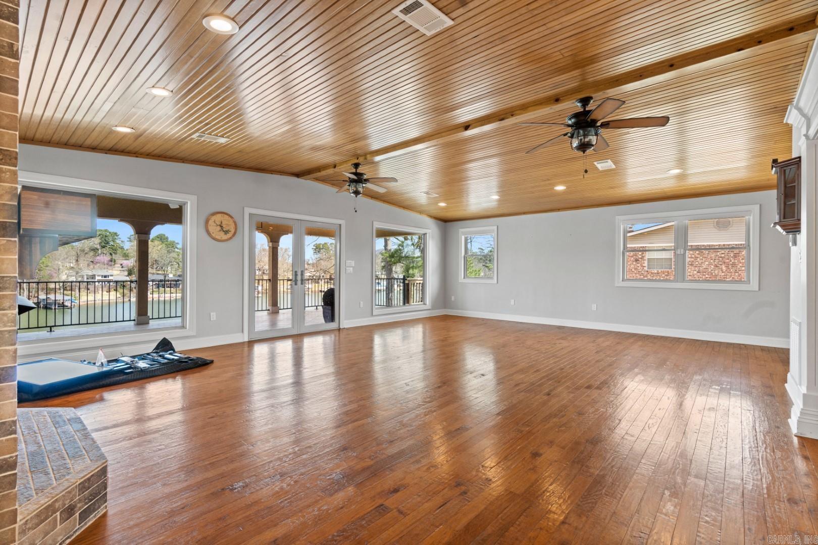 Lake Ridge Estates - Residential
