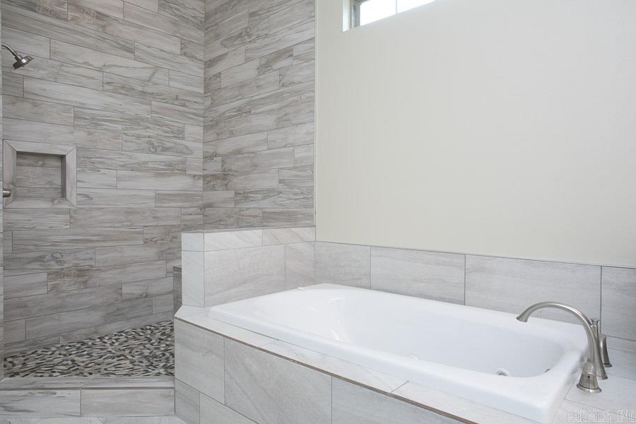 WOODLANDS EDGE - Residential