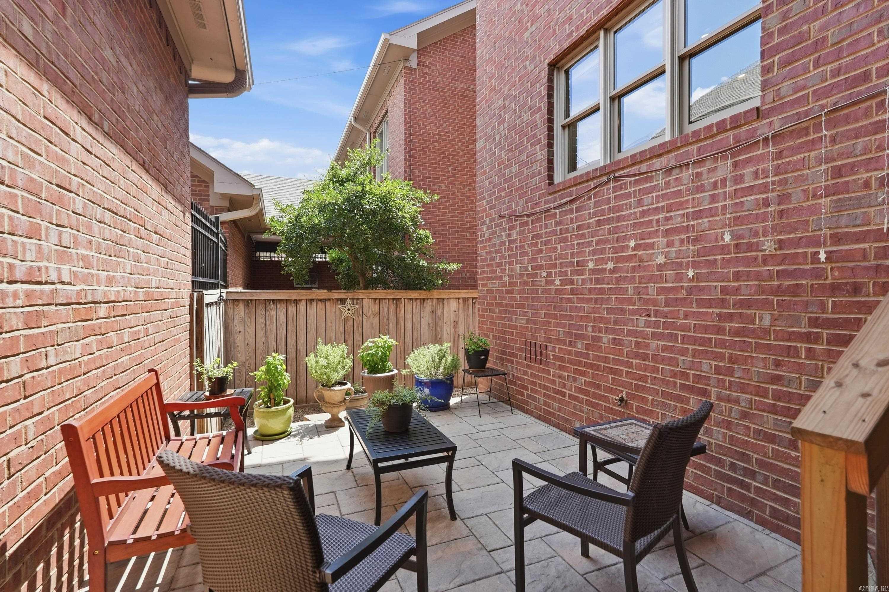 CITY OF LR L1 - Residential