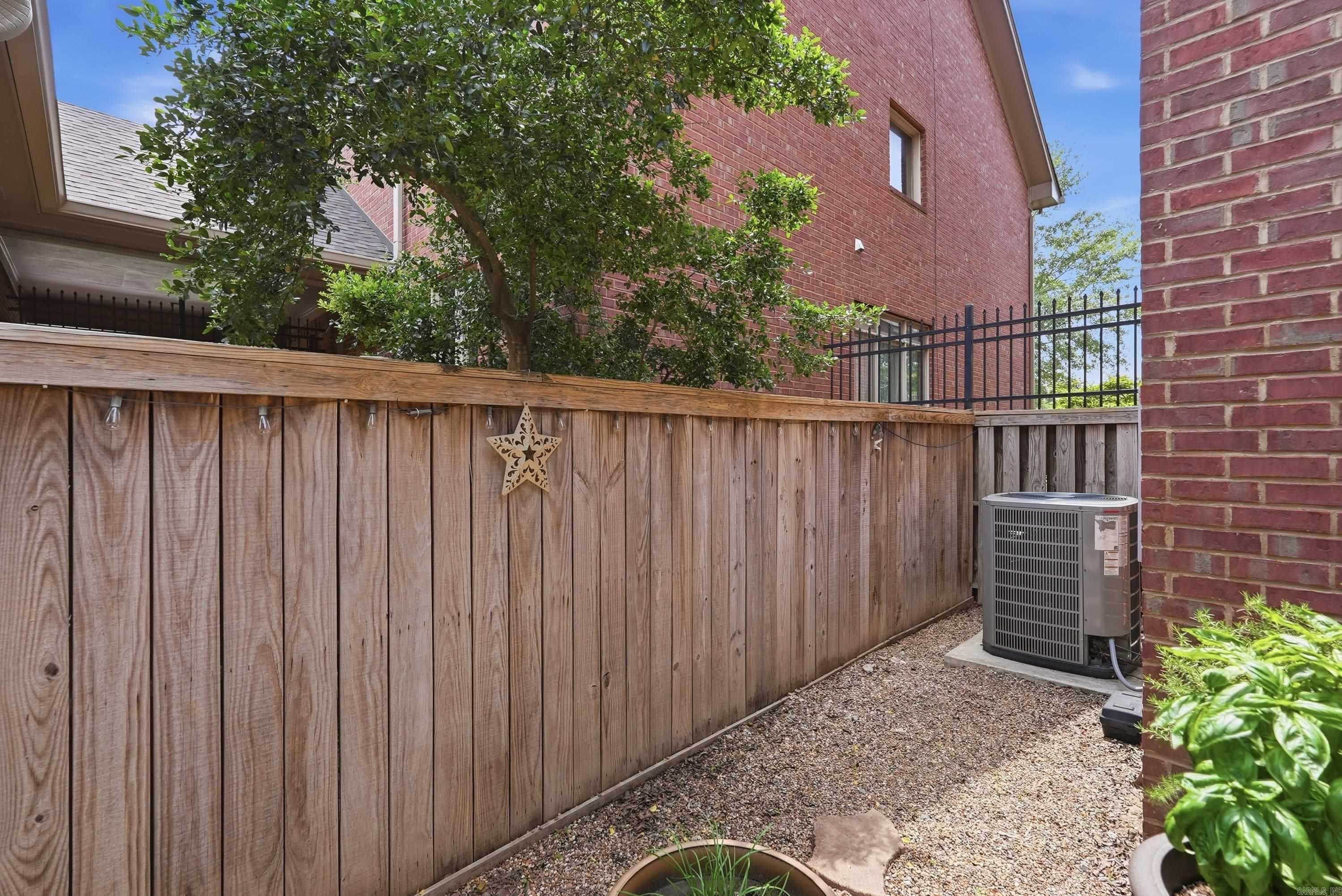 CITY OF LR L1 - Residential
