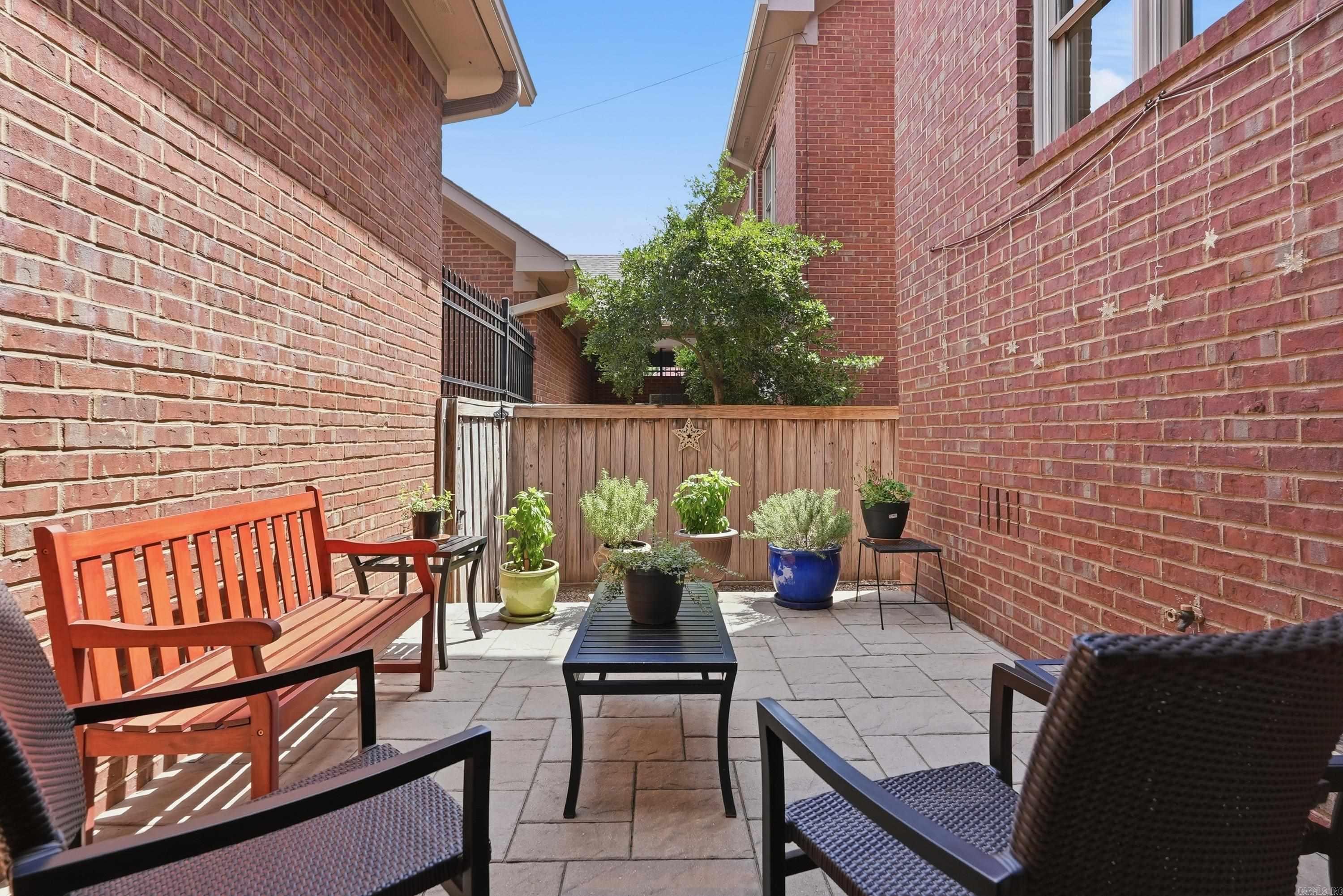CITY OF LR L1 - Residential
