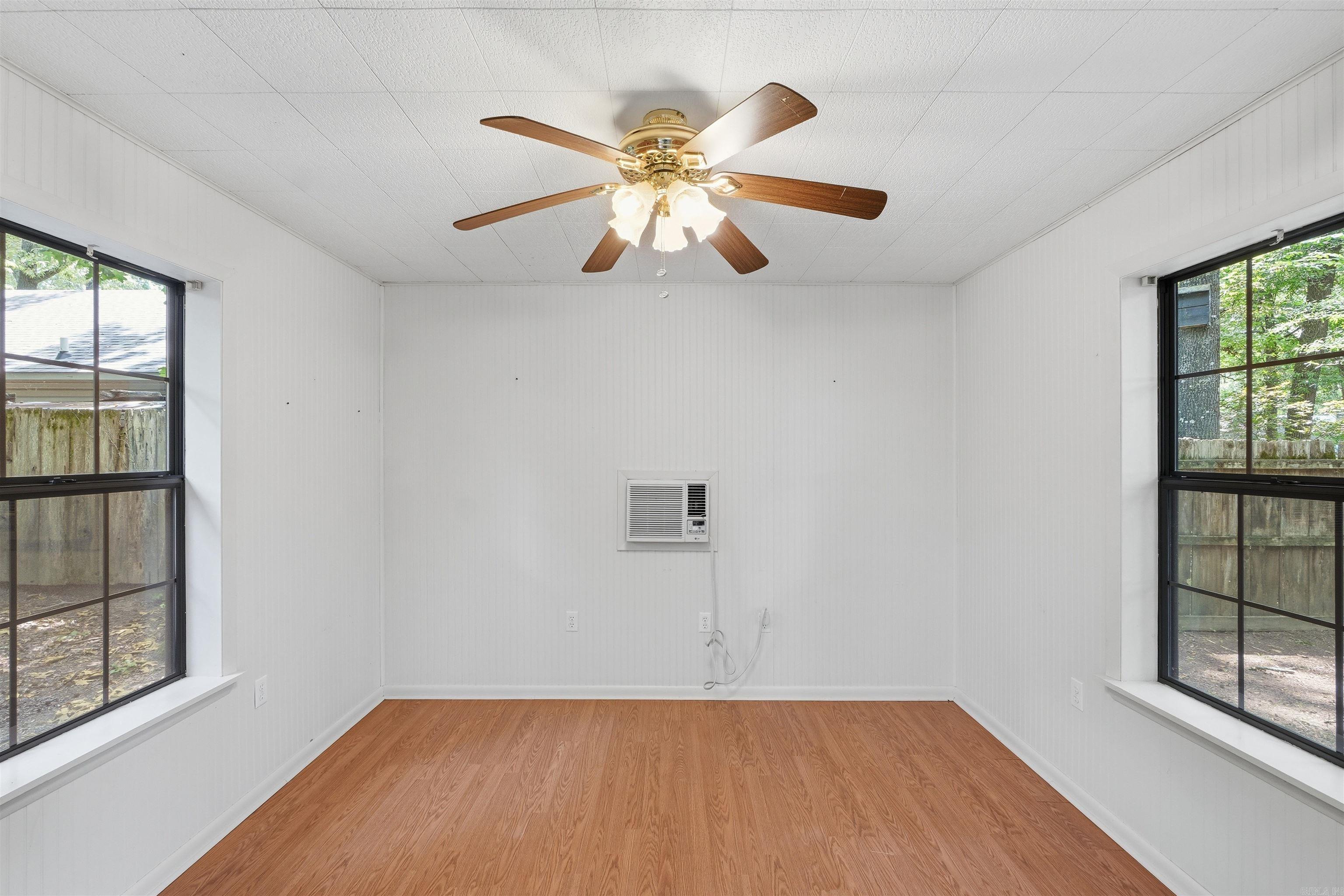 SMOKING OAKS ADD - Residential