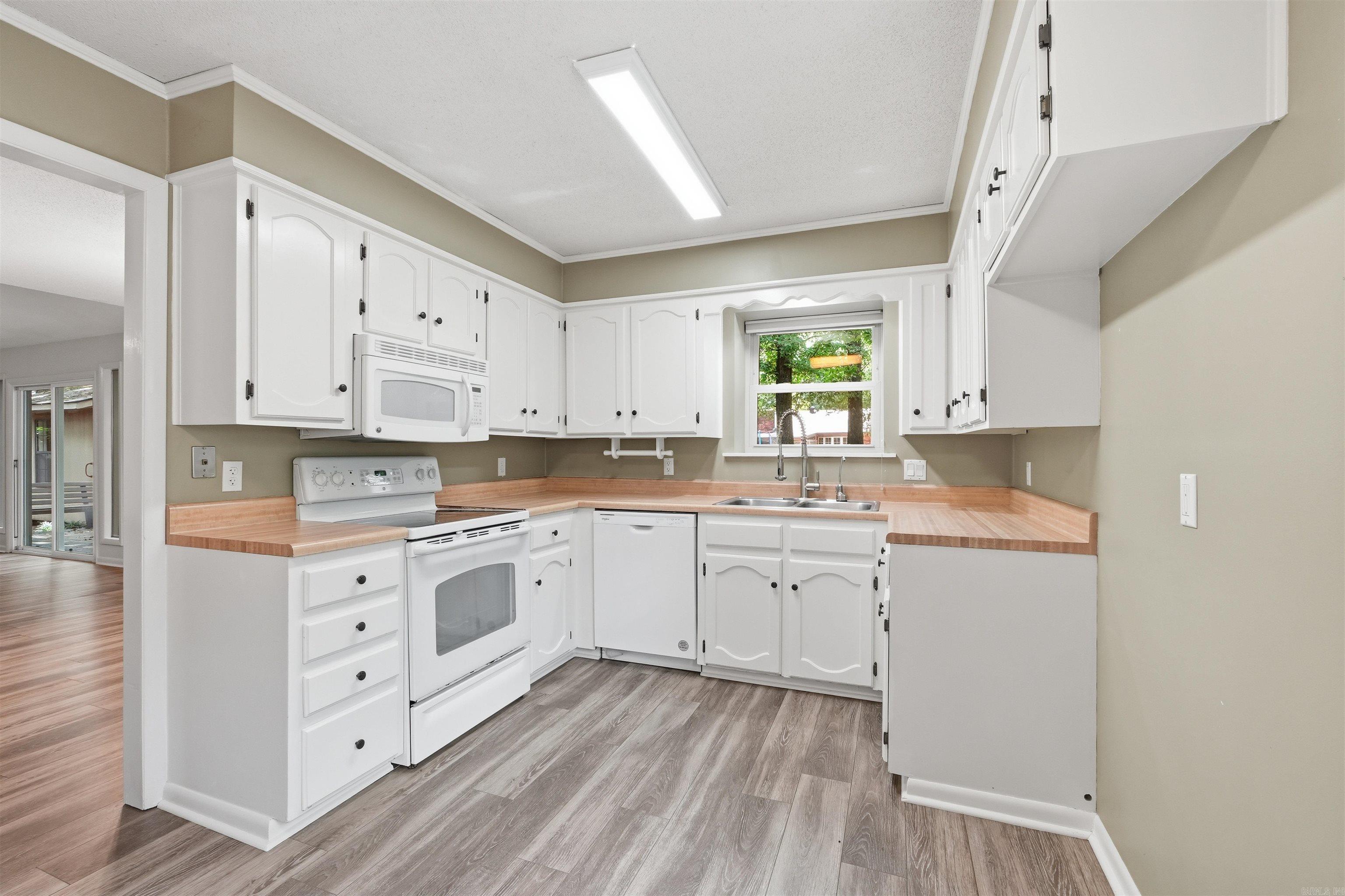 SMOKING OAKS ADD - Residential
