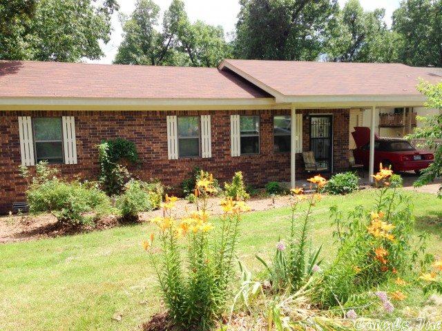 GREAT OPPORTUNITY in ASH FLAT,AR. 3 bedroom 1 bath home-brick front-on LEVEL LOT. BRAND NEW HEATPUMP June 2014 and newer roof. 6 inch walls, great gas back up heat. Refrig, range, washer & dryer all included in listing price. Attached carport with extra storage. Large level lot, easy possession. Needs some updating but owned by older couple and well cared for. PRICED FOR QUICK SALE $49,900!