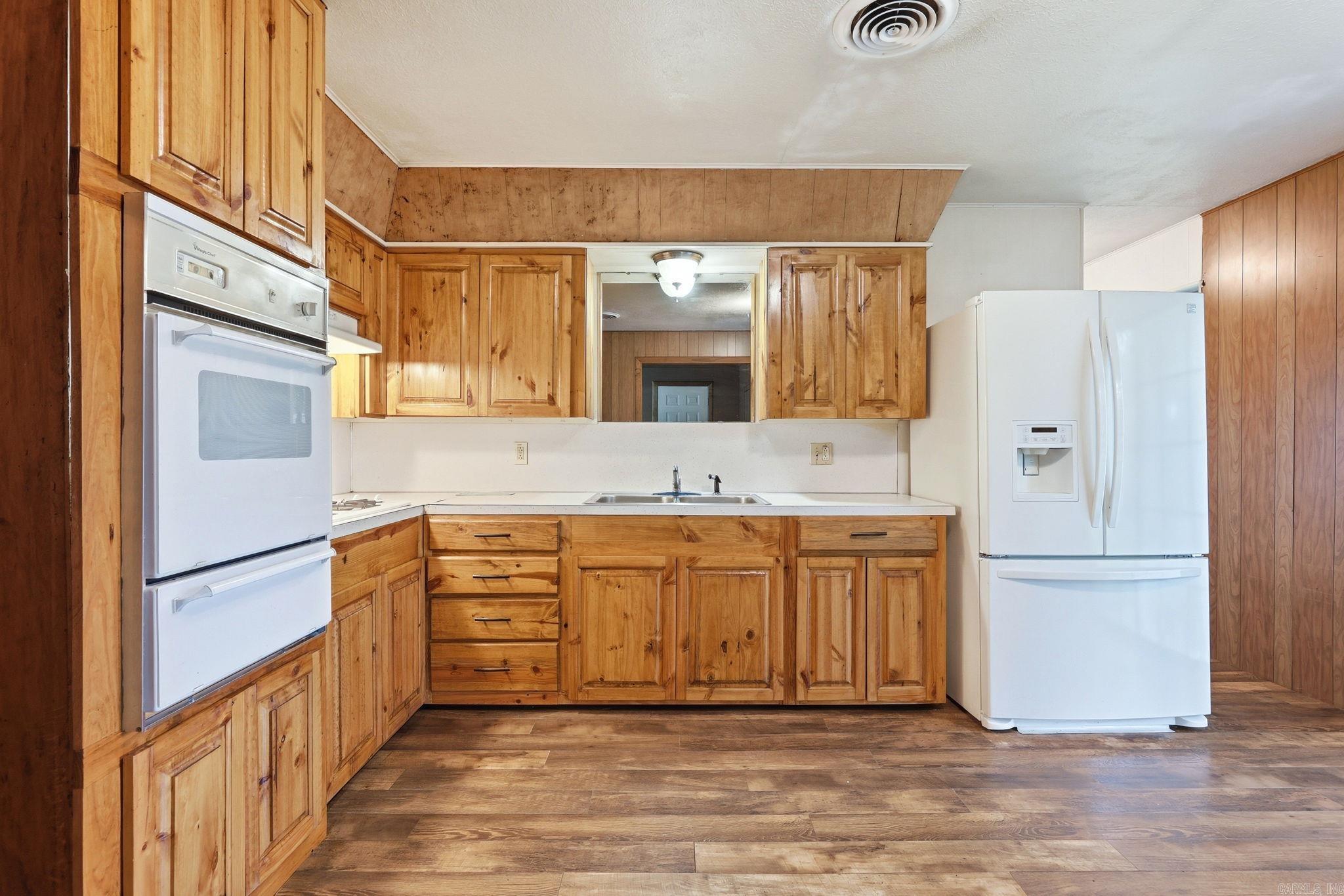 NORTH LAKEVIEW - Residential