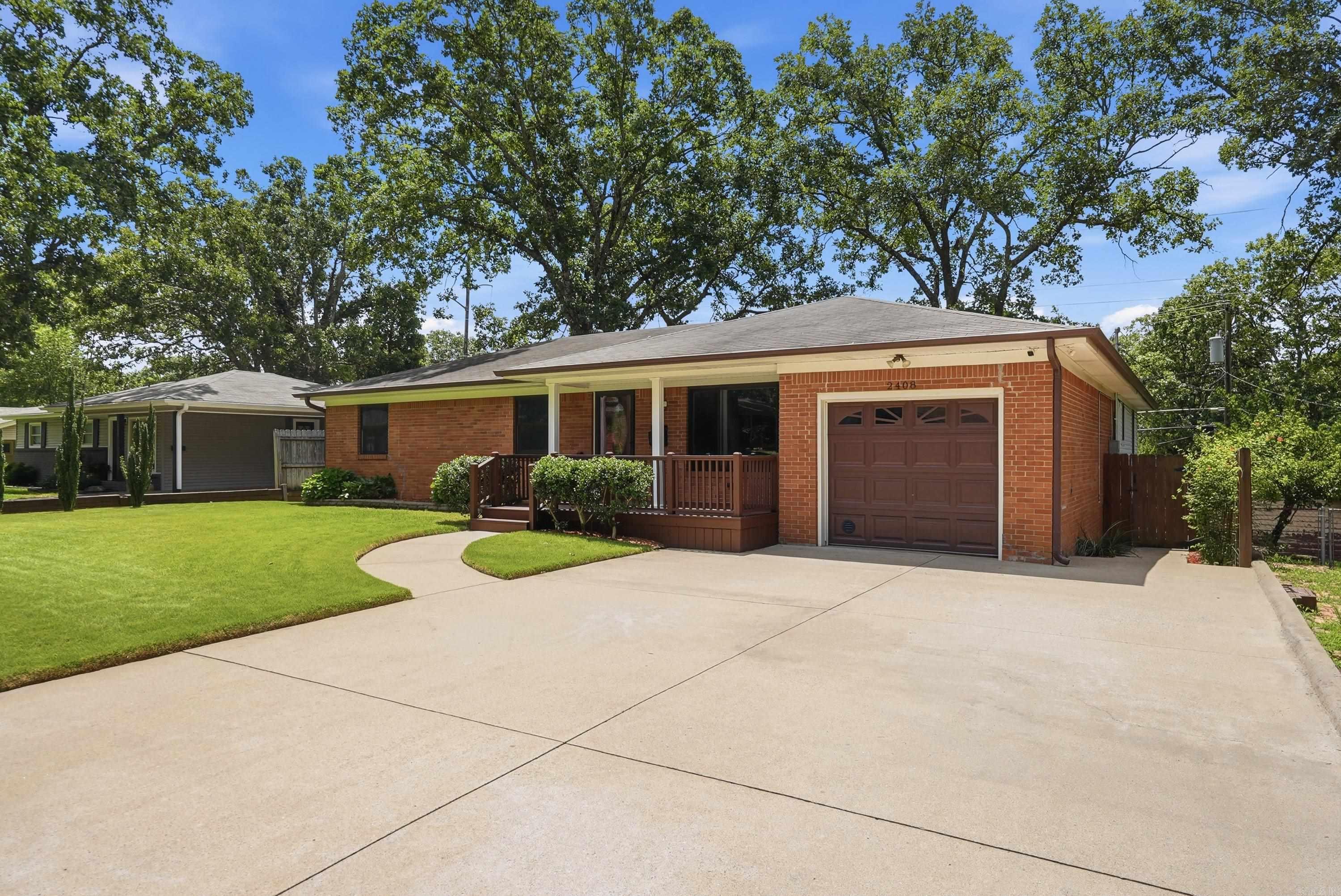 INDIAN HILLS - Residential