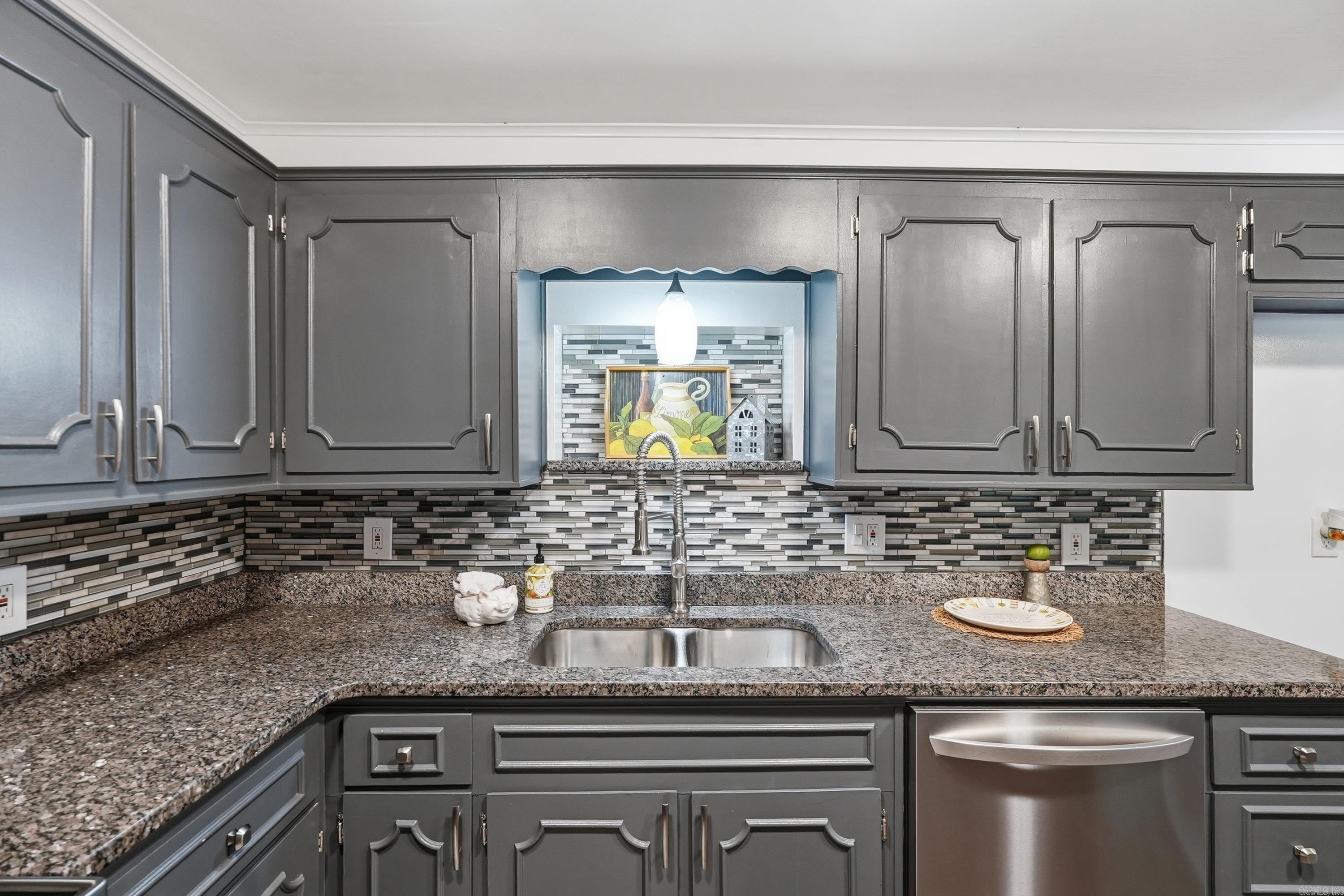 INDIAN HILLS - Residential