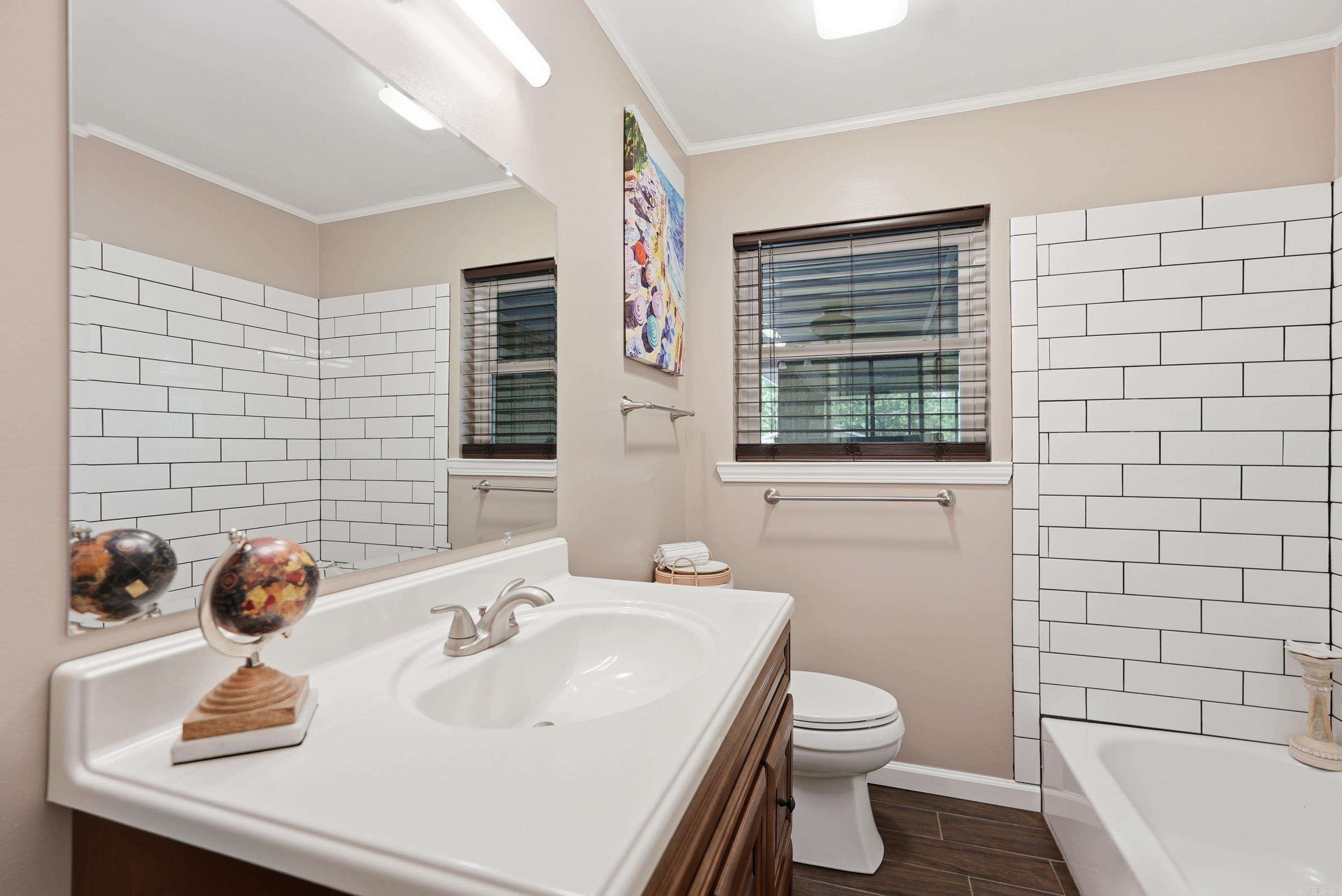 INDIAN HILLS - Residential