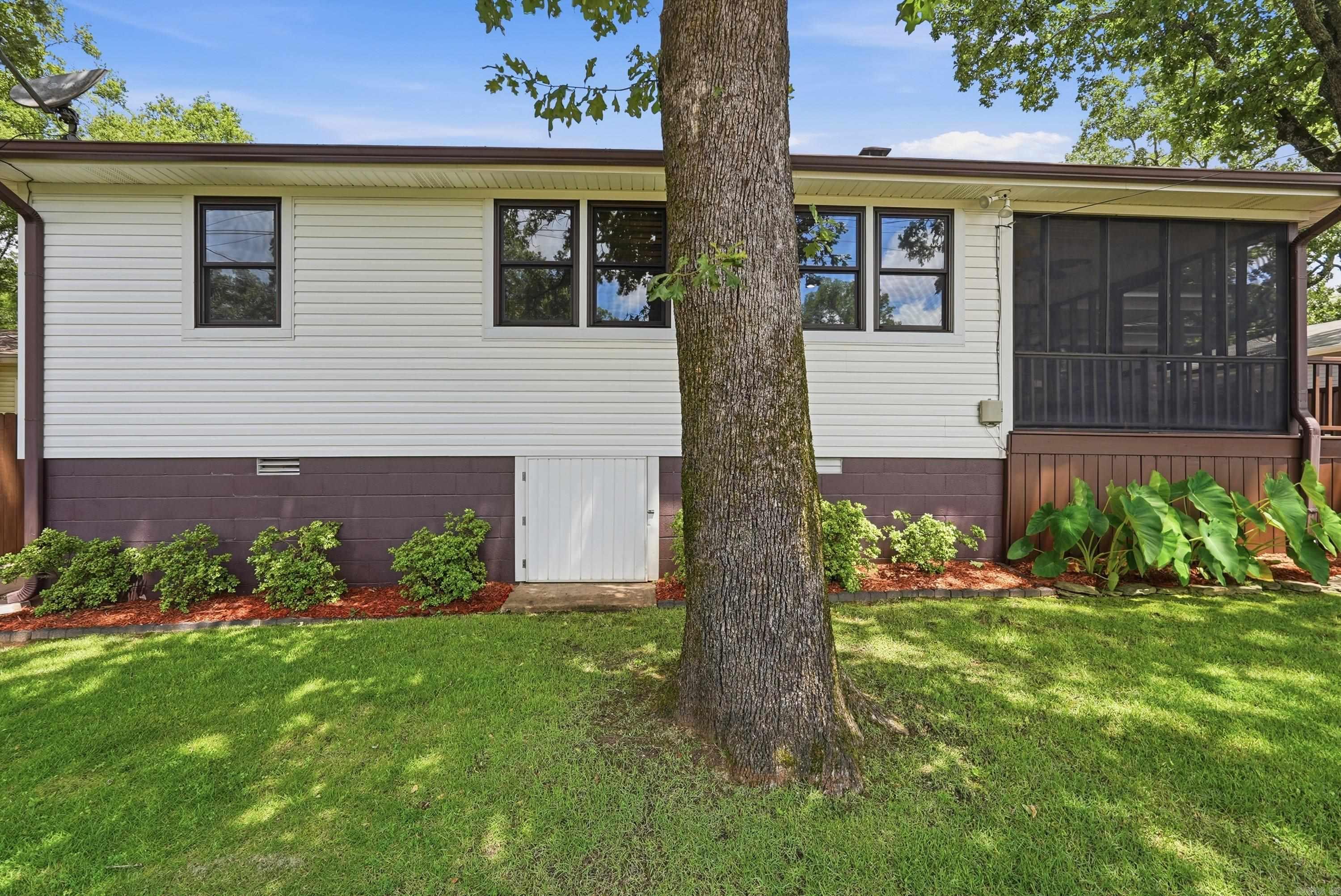 INDIAN HILLS - Residential